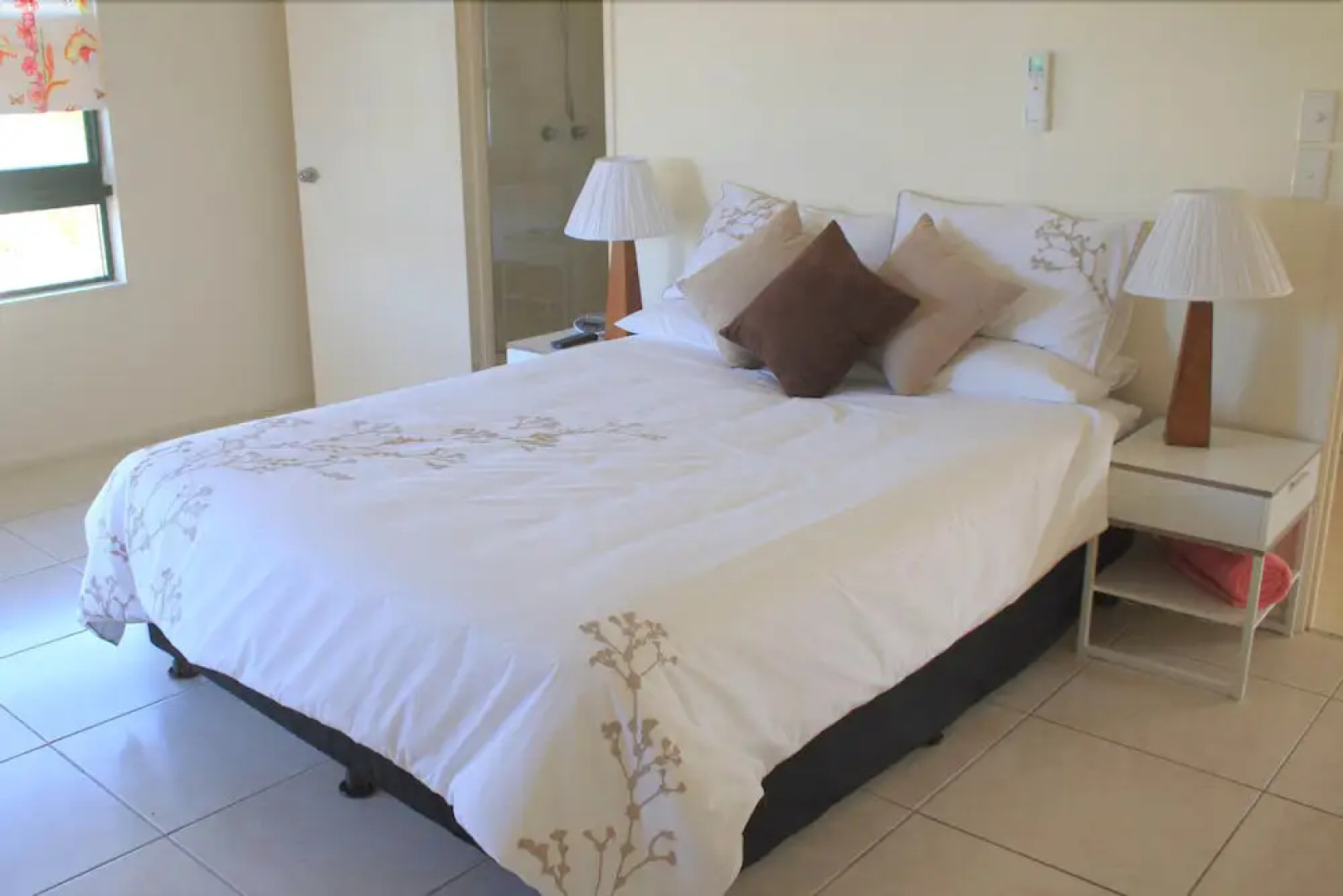 Magnetic Sunsets Resort