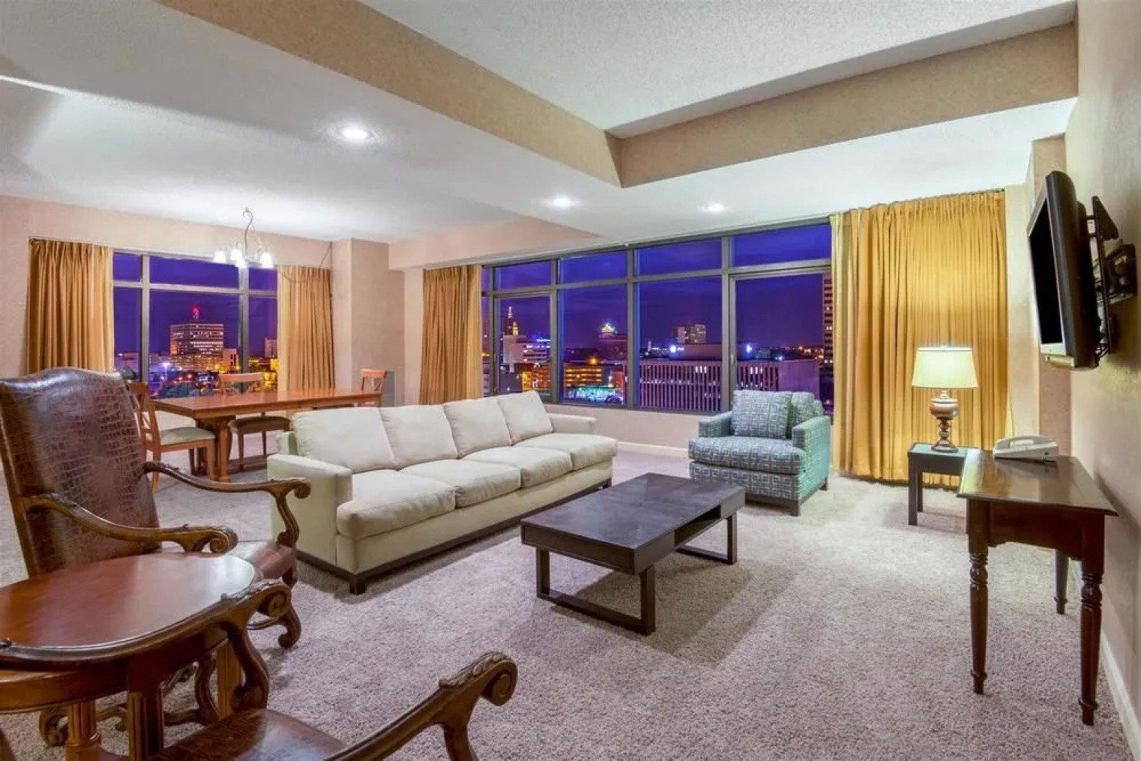 Ramada Topeka Downtown Hotel and Convention Center