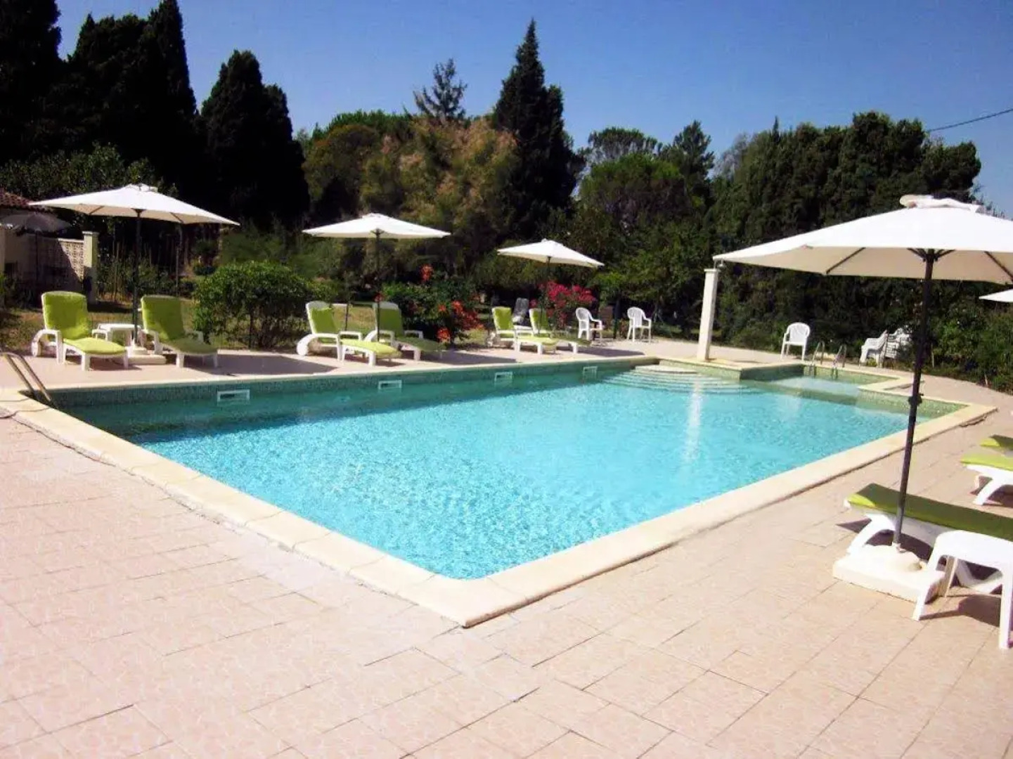 Logis Le Mas De La Roseraie