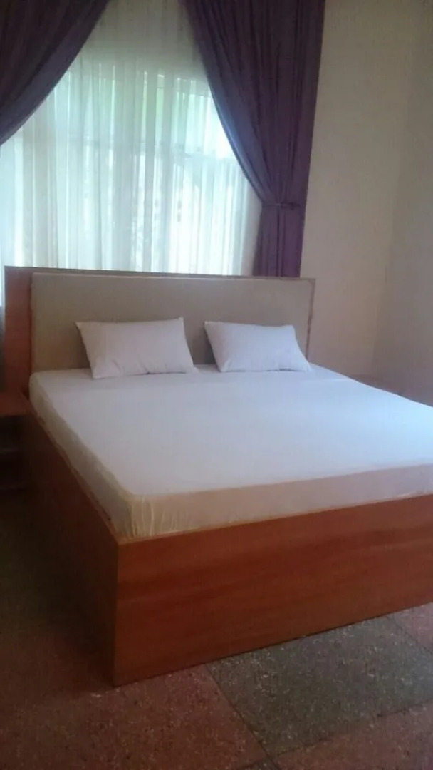 H & H Beach Bungalows