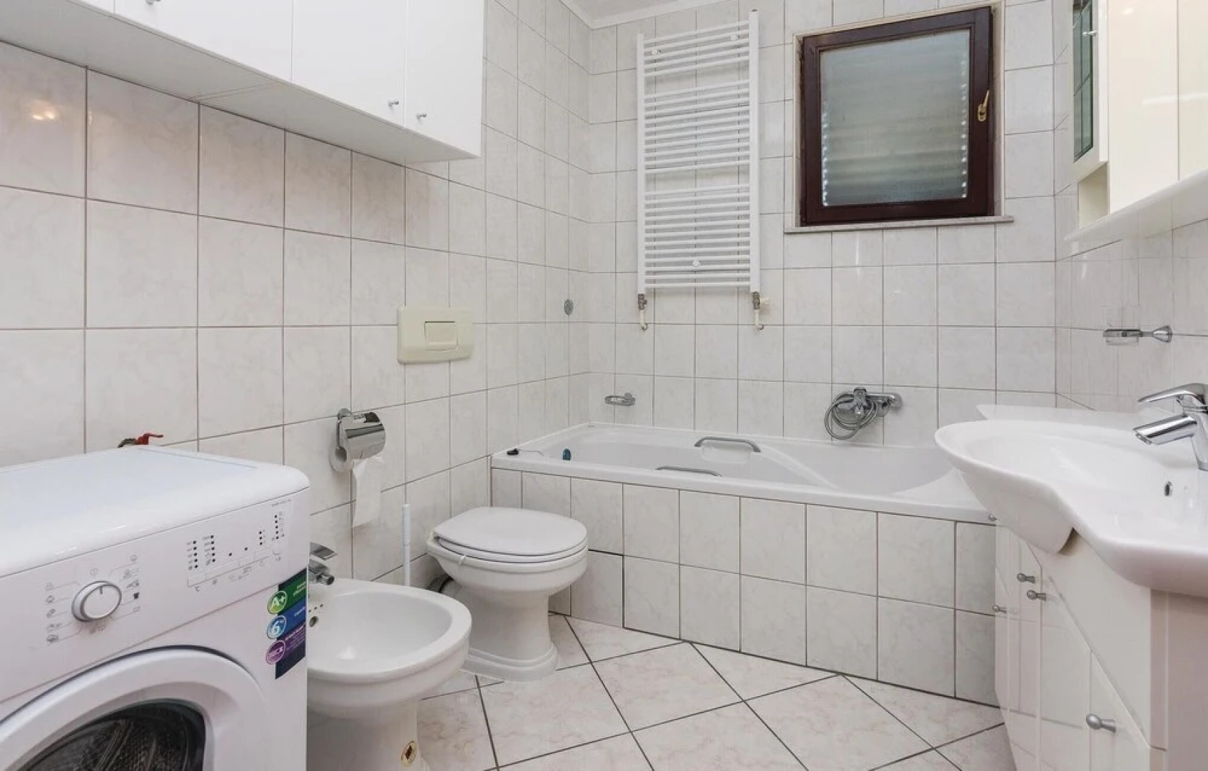 Amazing Home in Rtina With Wifi and 4 Bedrooms