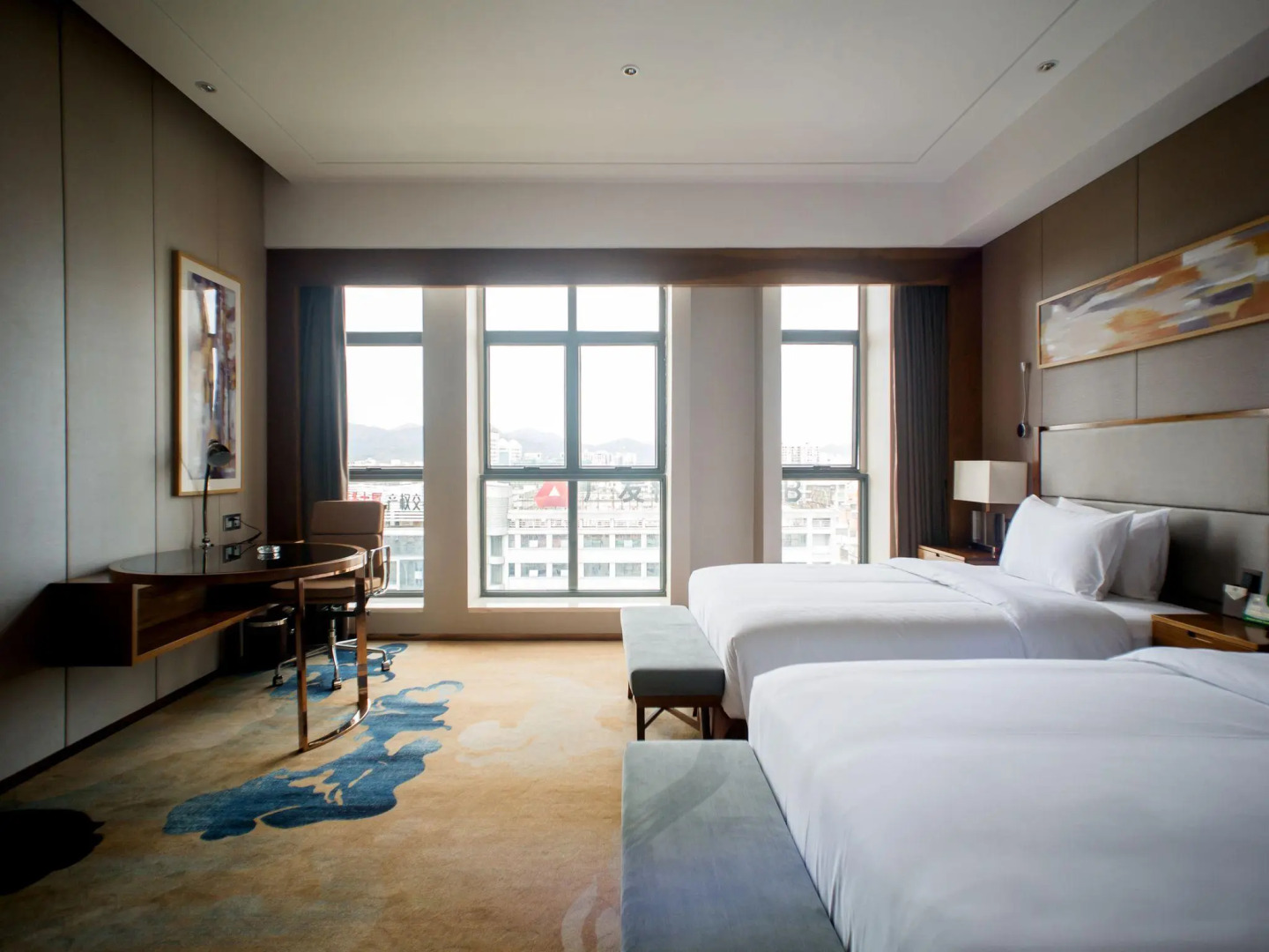 Poerson International Hotel