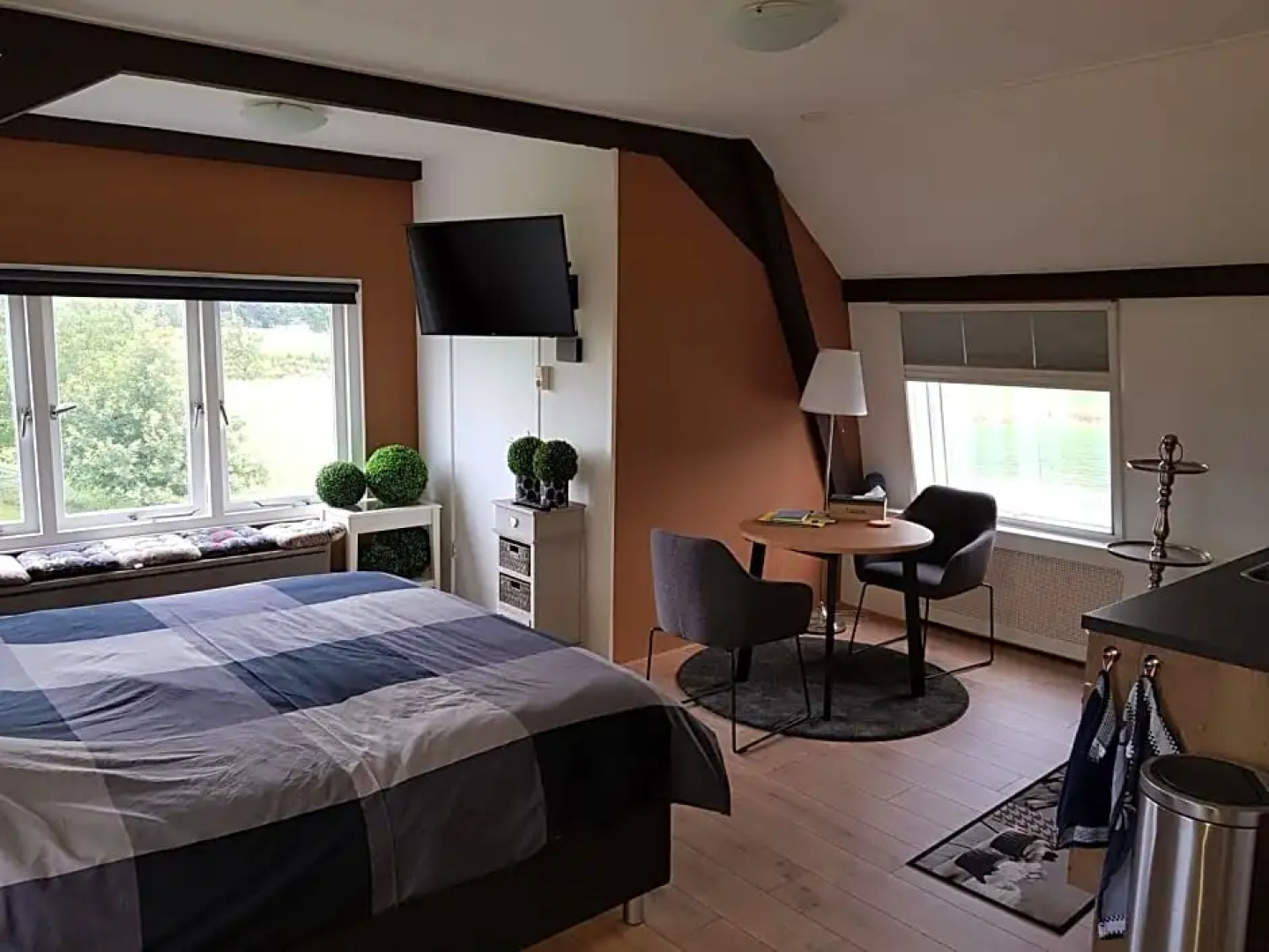 B&B BY Chantal