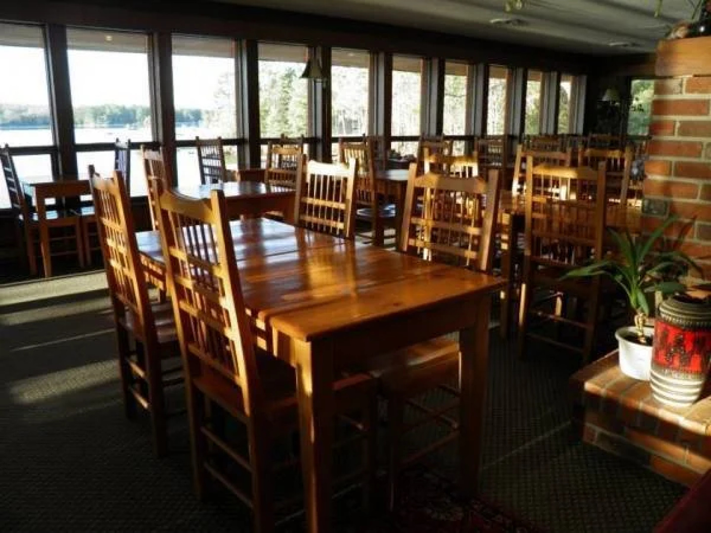 Westwind Inn on the Lake