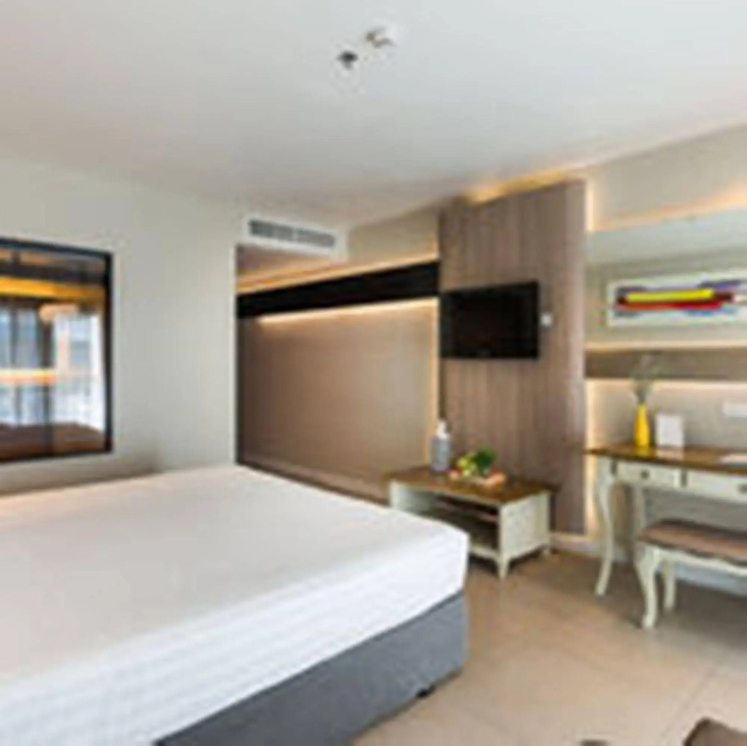 Sea Me Spring Too Hotel