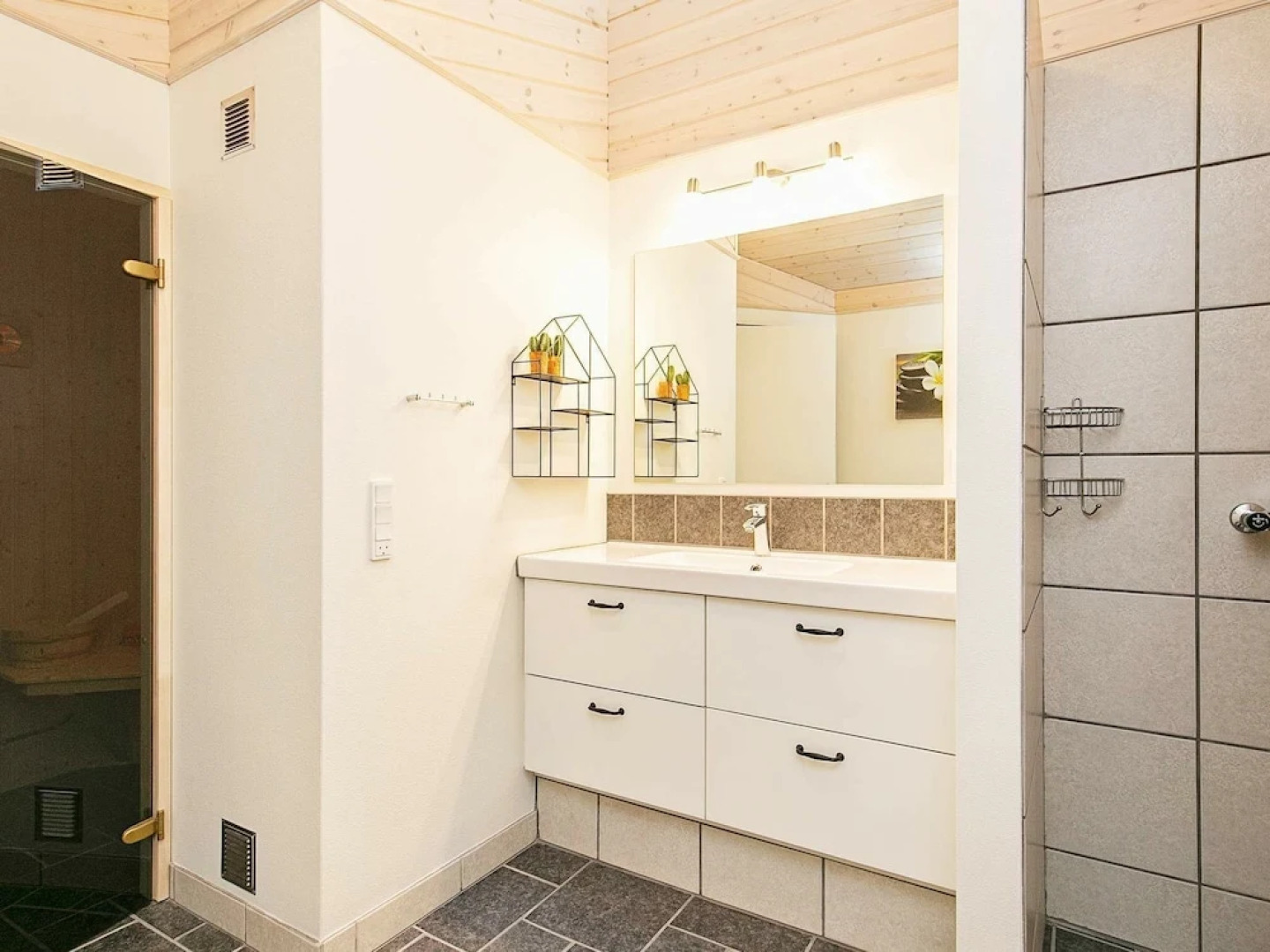 Modern Holiday Home in Jutland Midtjylland With Sauna