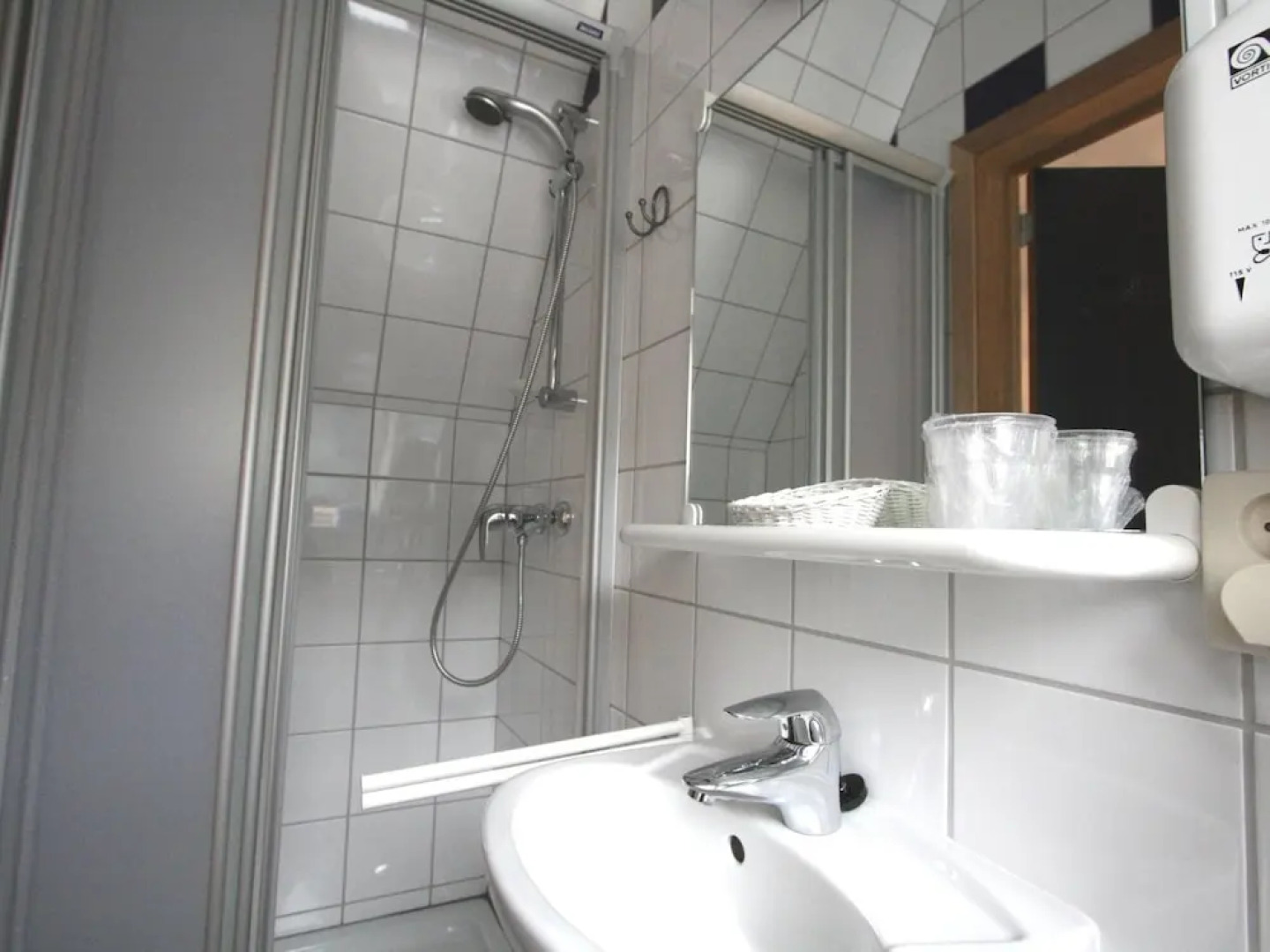 Beautiful Building, With Separate Apartments, Perfect for Family Celebrations