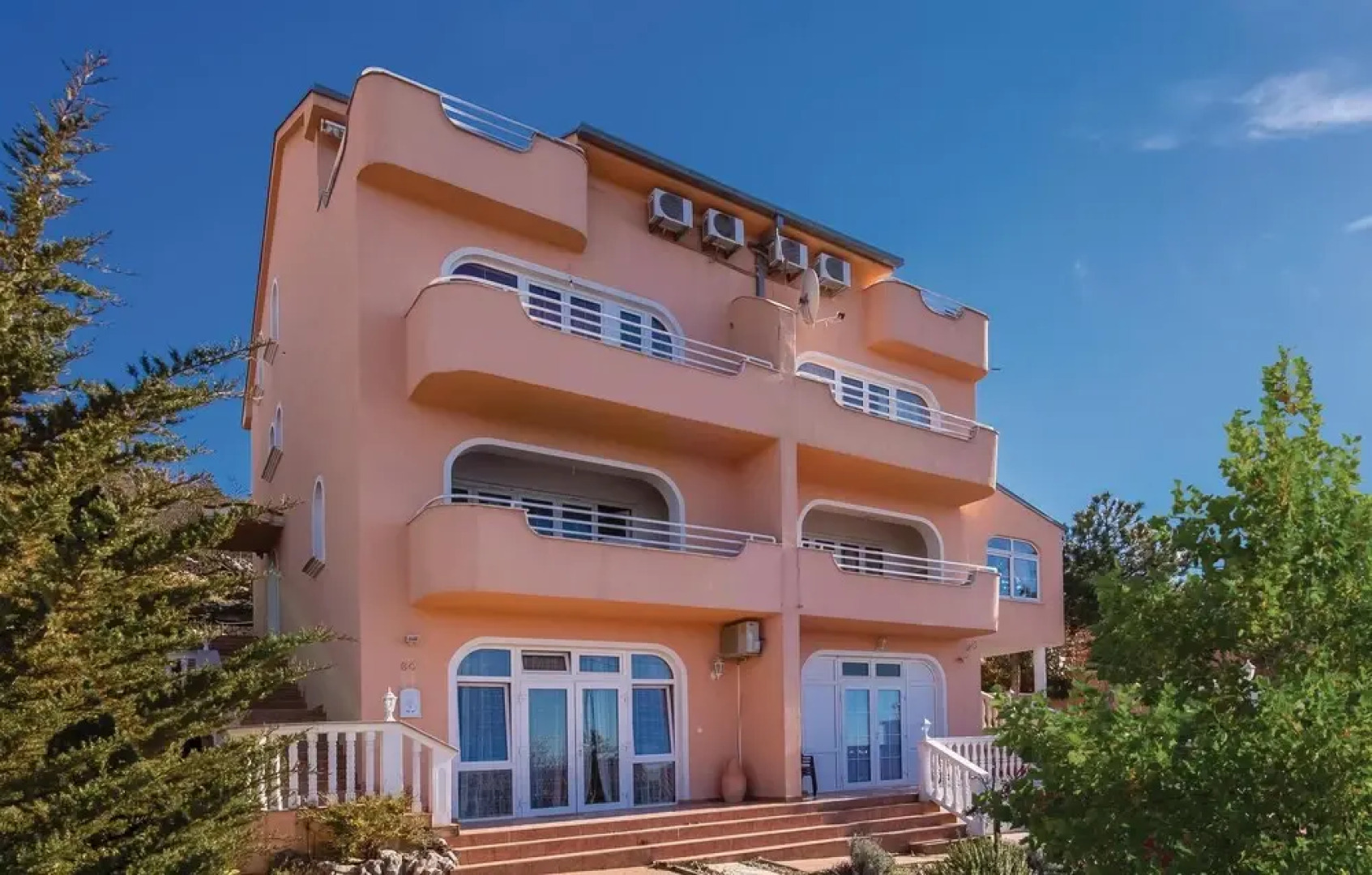 Nice Home in Dramalj With Wifi, 2 Bedrooms and Outdoor Swimming Pool