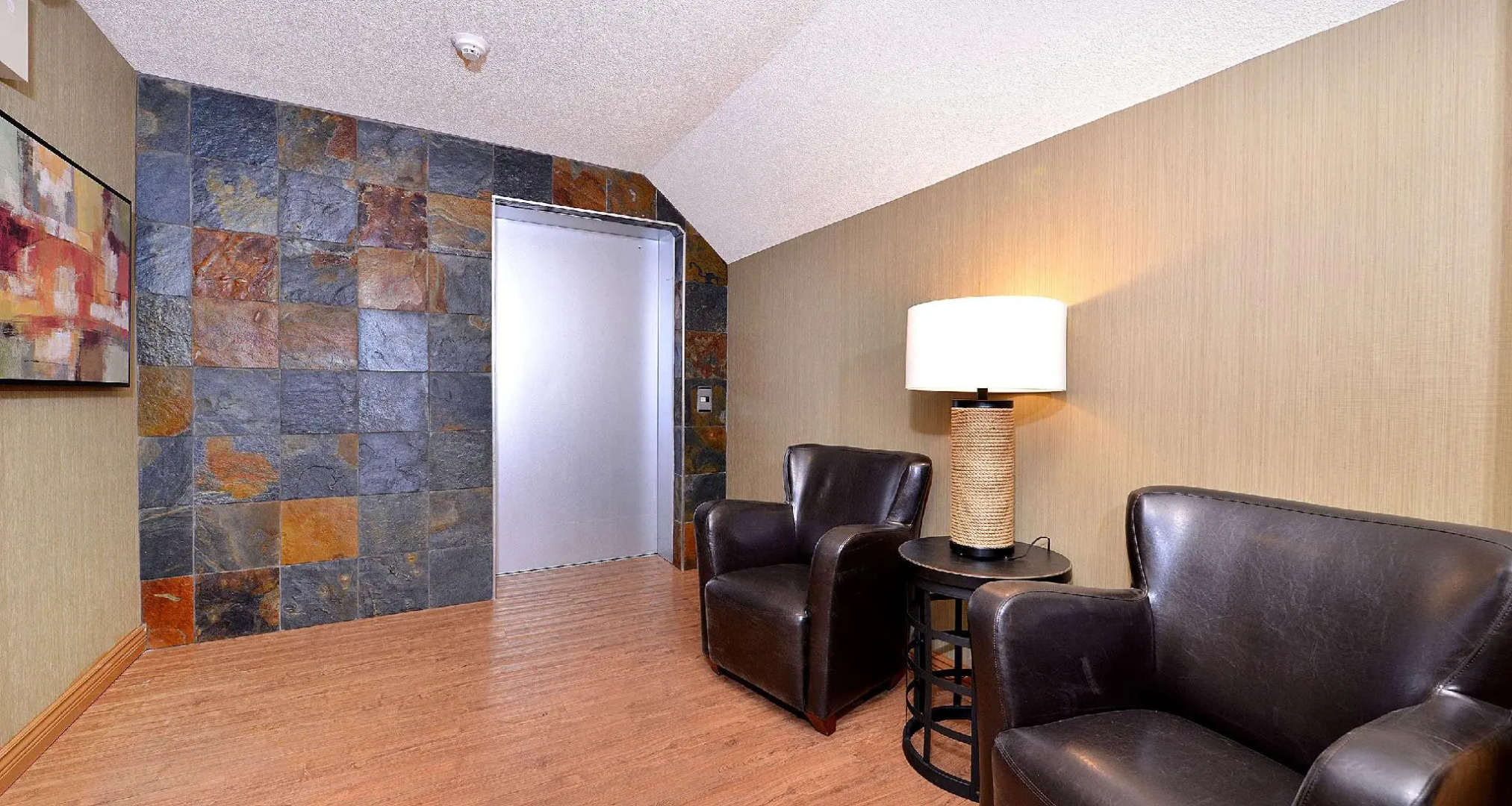 Best Western Plus Emerald Isle Hotel