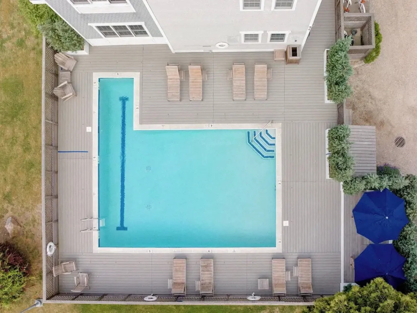 The Harbor Front Inn