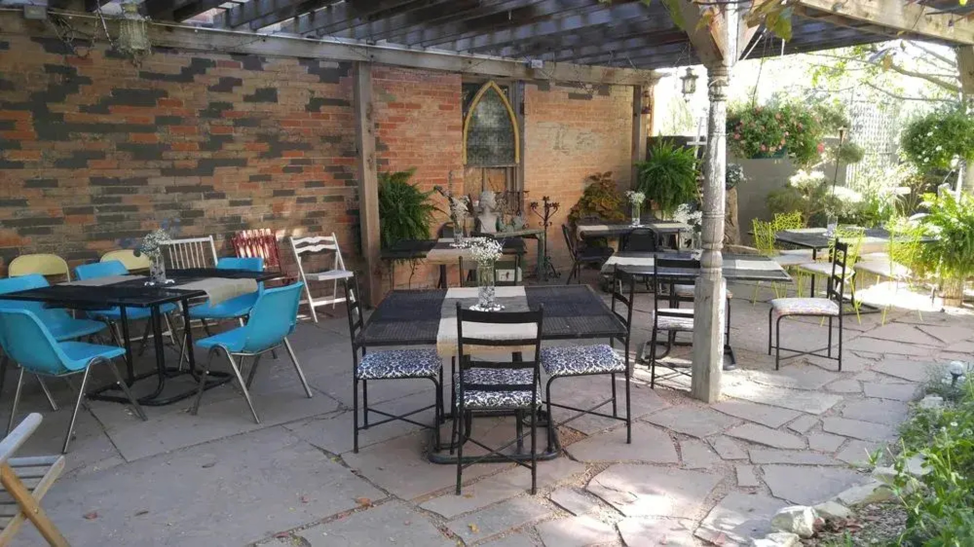 The Rusted Poppy Inn