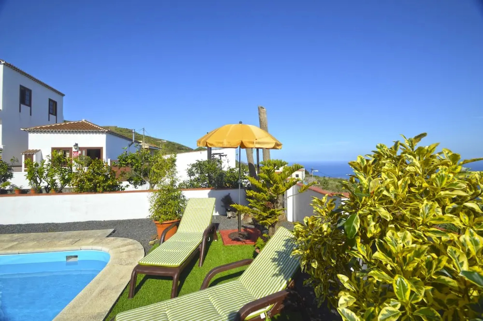 La Roseta by Isla Bonita