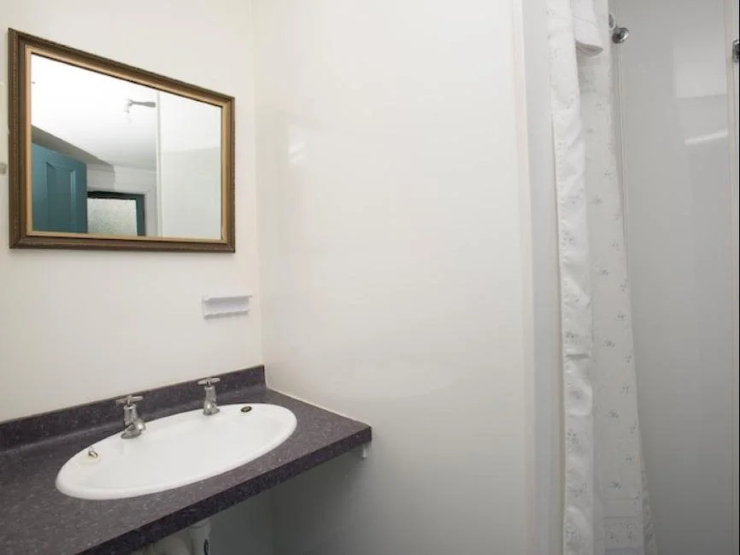 Travellers Inn Motel