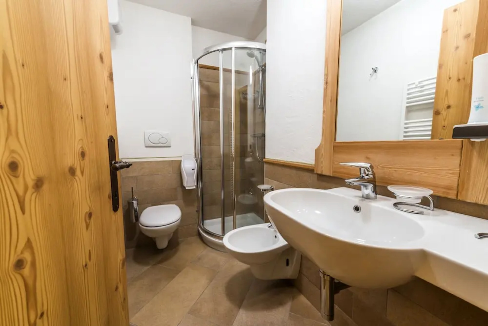 Rifugio Lago Nambino