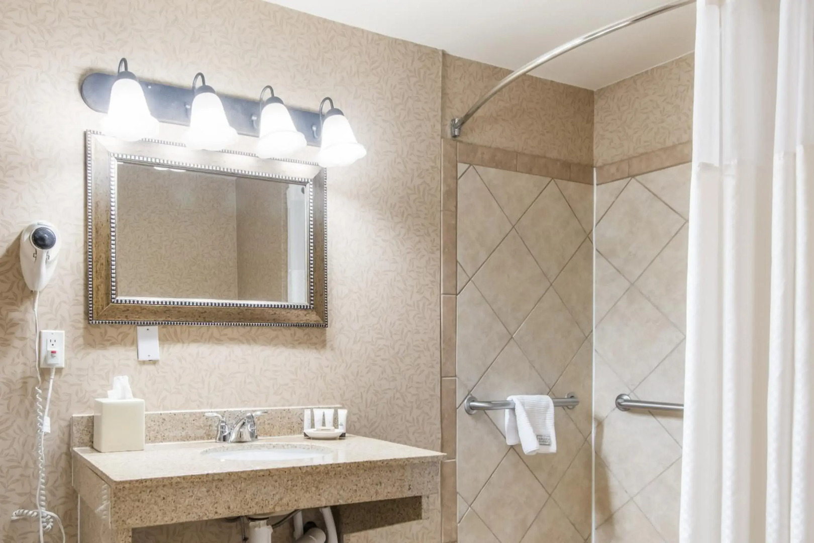 Red Lion Hotel Portland Airport