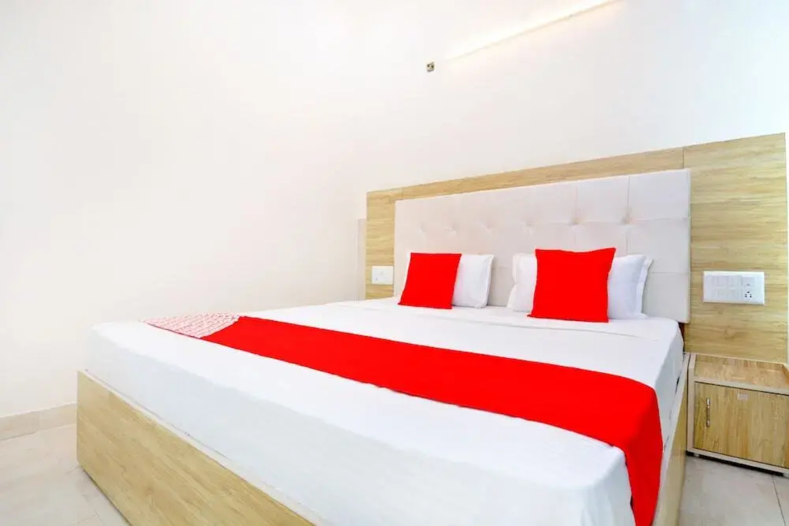 The Meridien by OYO Rooms