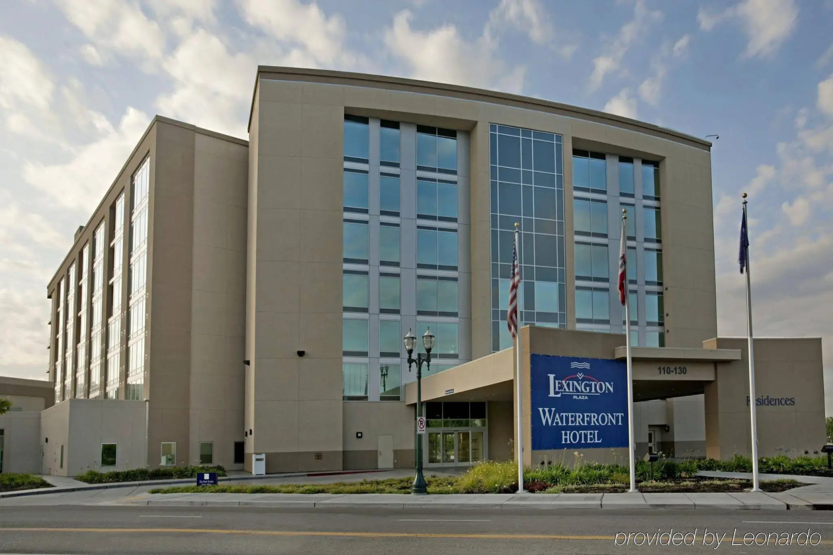 University Plaza Waterfront Hotel