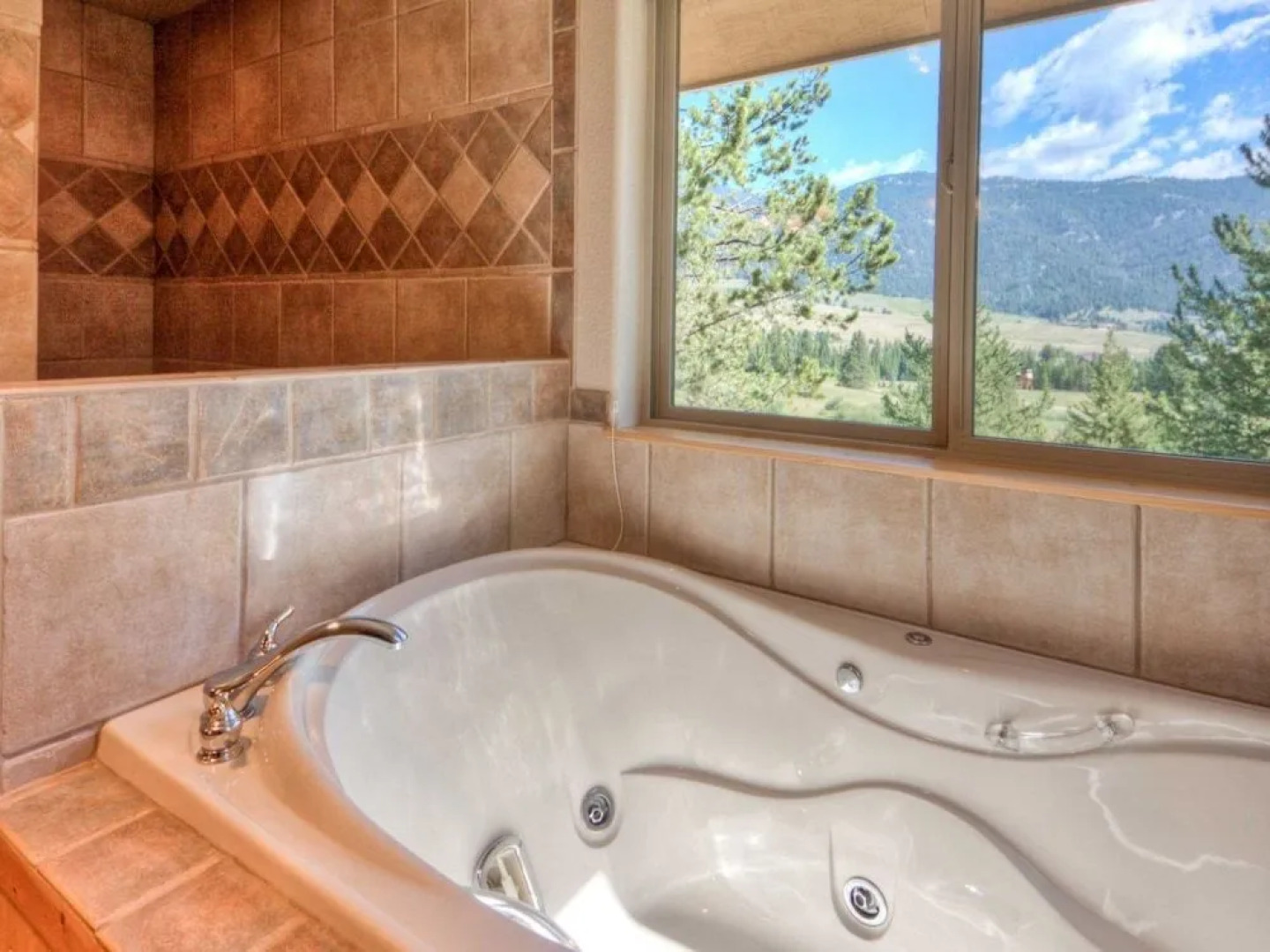 Big Sky - Bear Track Lodge