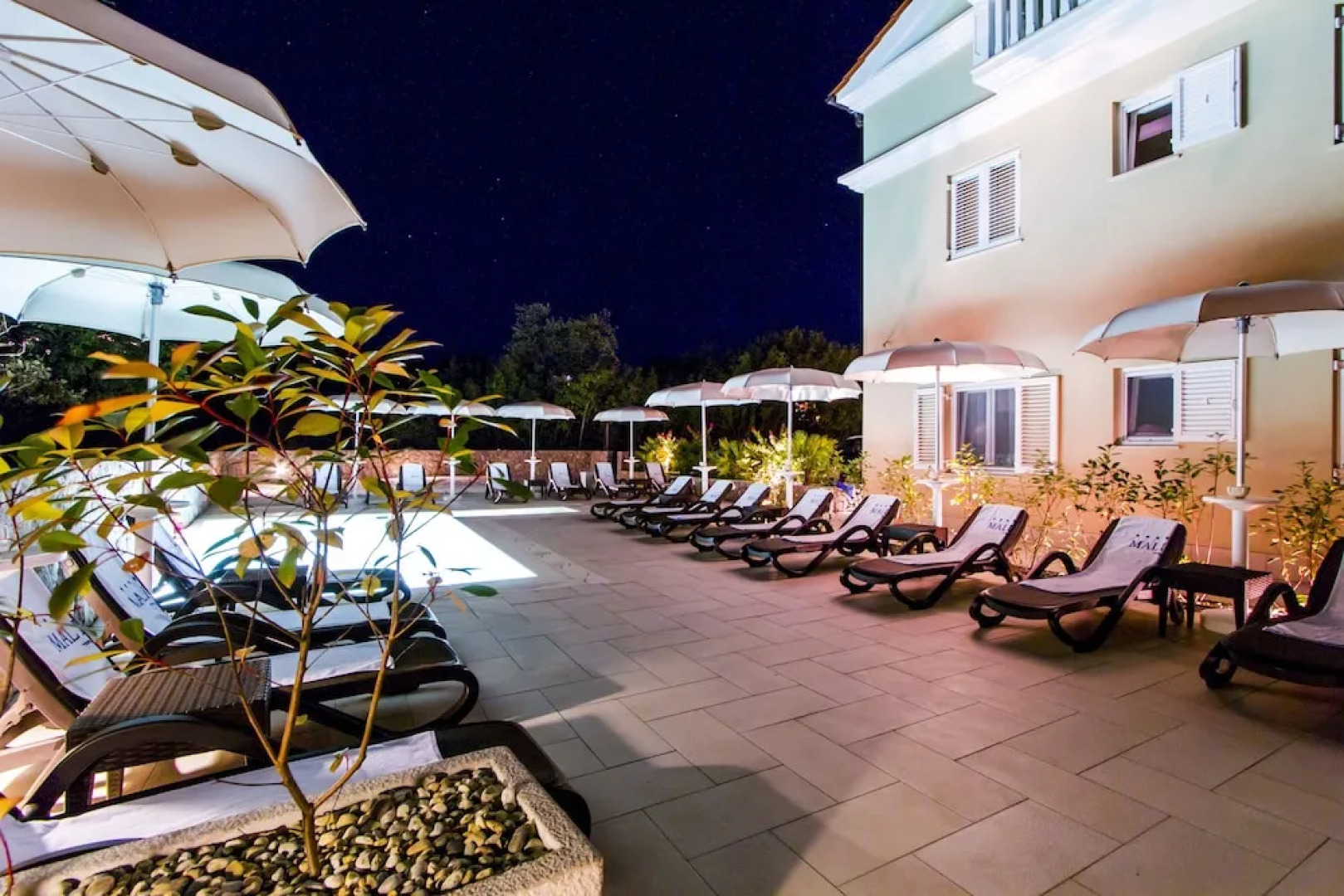 Luxury Villa Mande