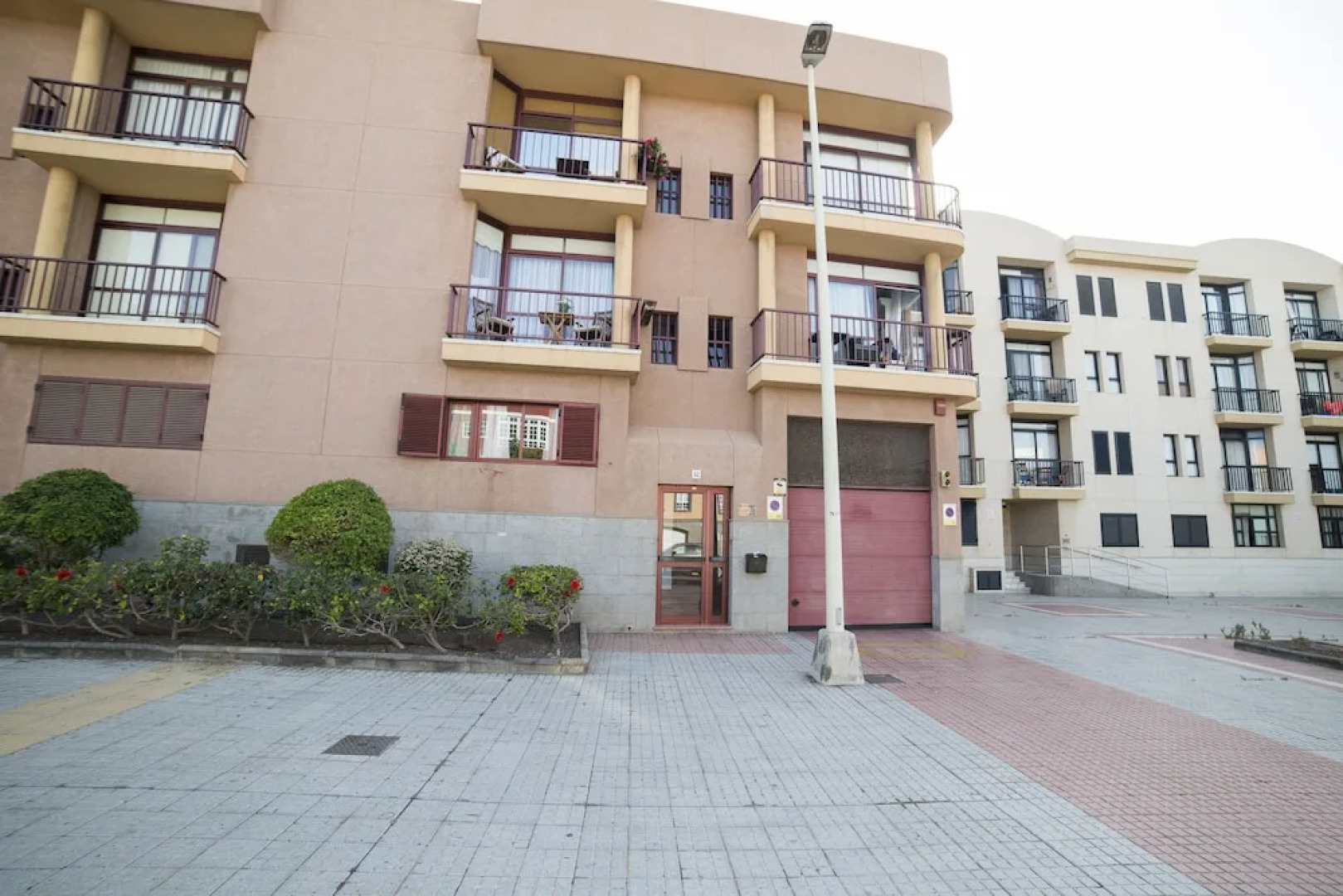 Lightbooking- Salty Salinetas