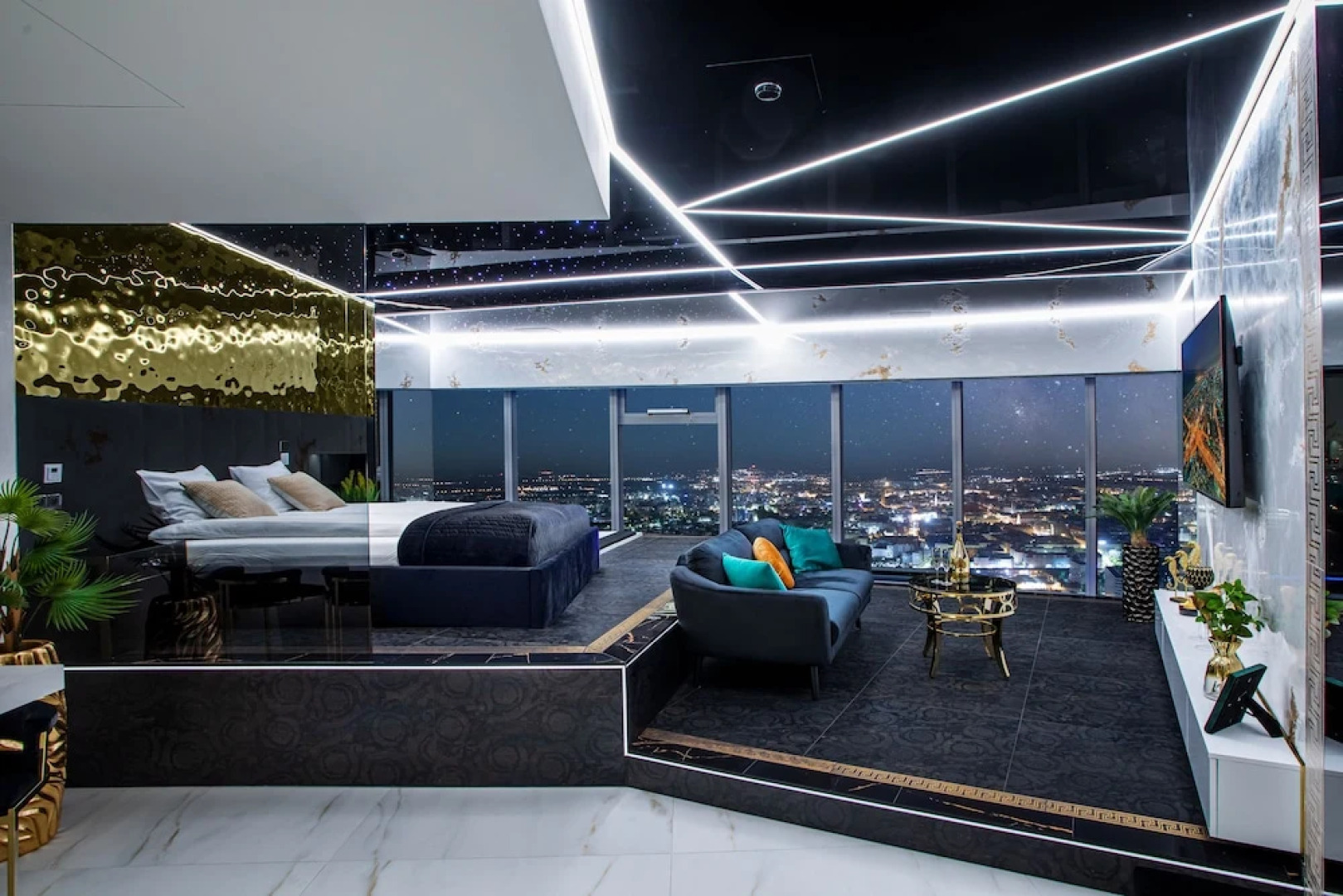 Apartments in Sky Tower with Bathtub near the window