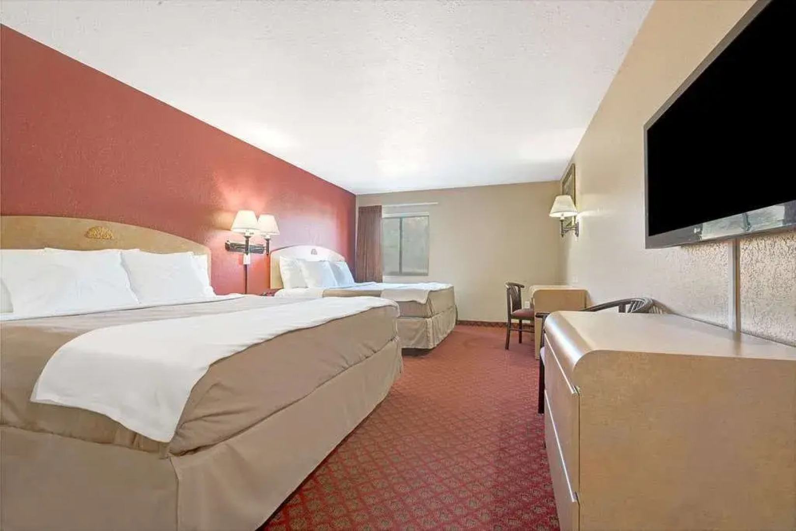 Days Inn & Suites By Wyndham Niagara Falls/Buffalo