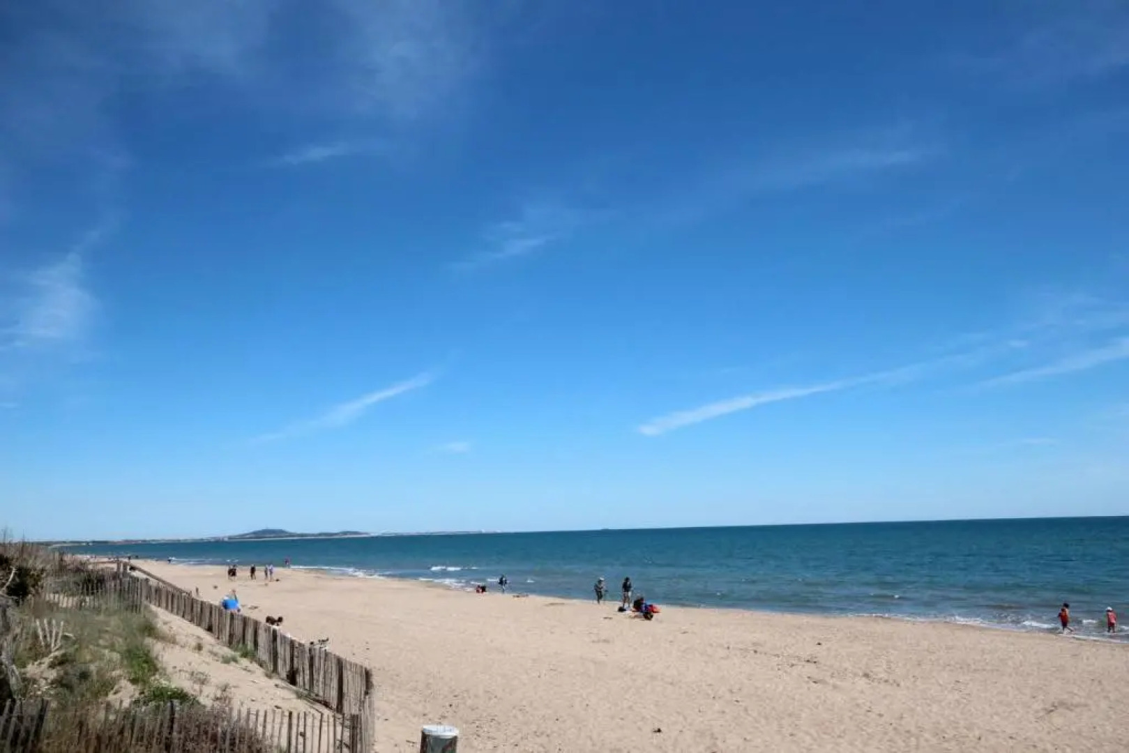 Belle villa 5 couchages terrasse Sud parking dans résidence sécurisée piscine commune 400m de la mer LRJP102