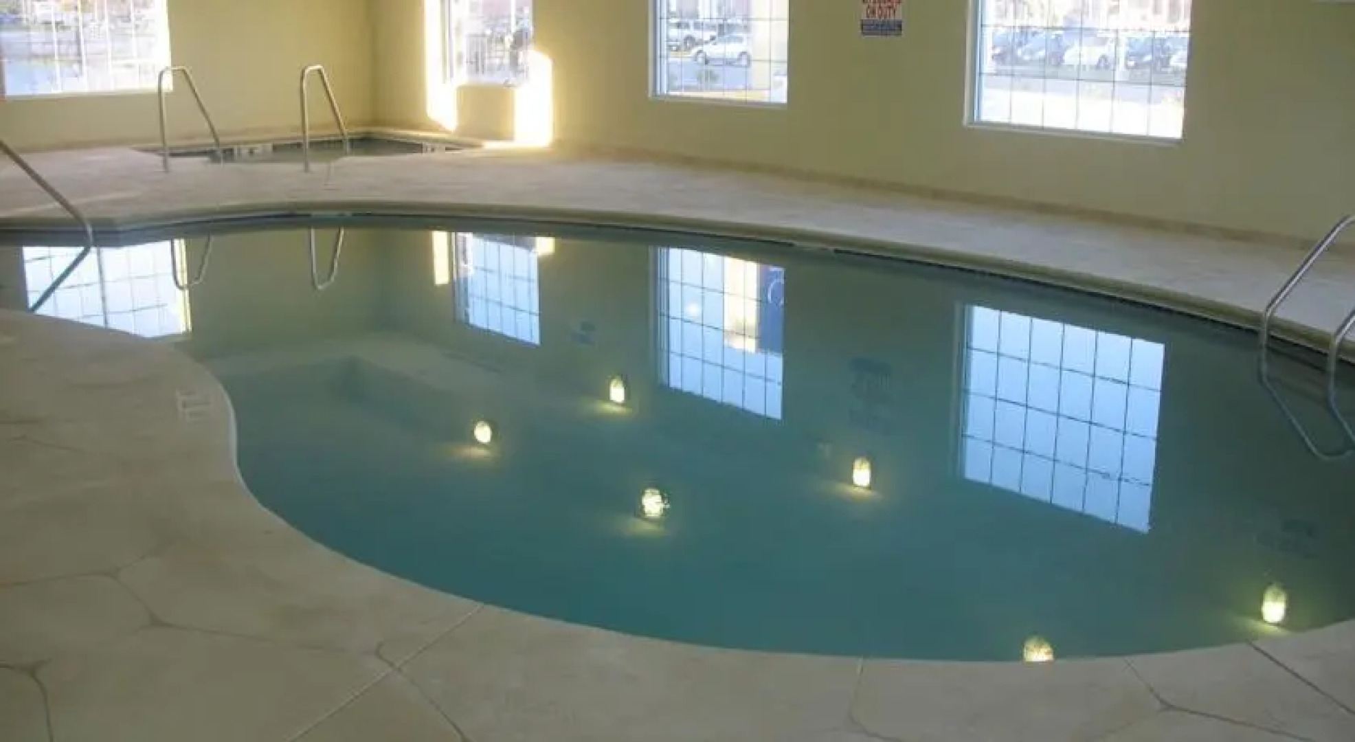 Candlewood Suites Waterloo- Cedar Falls