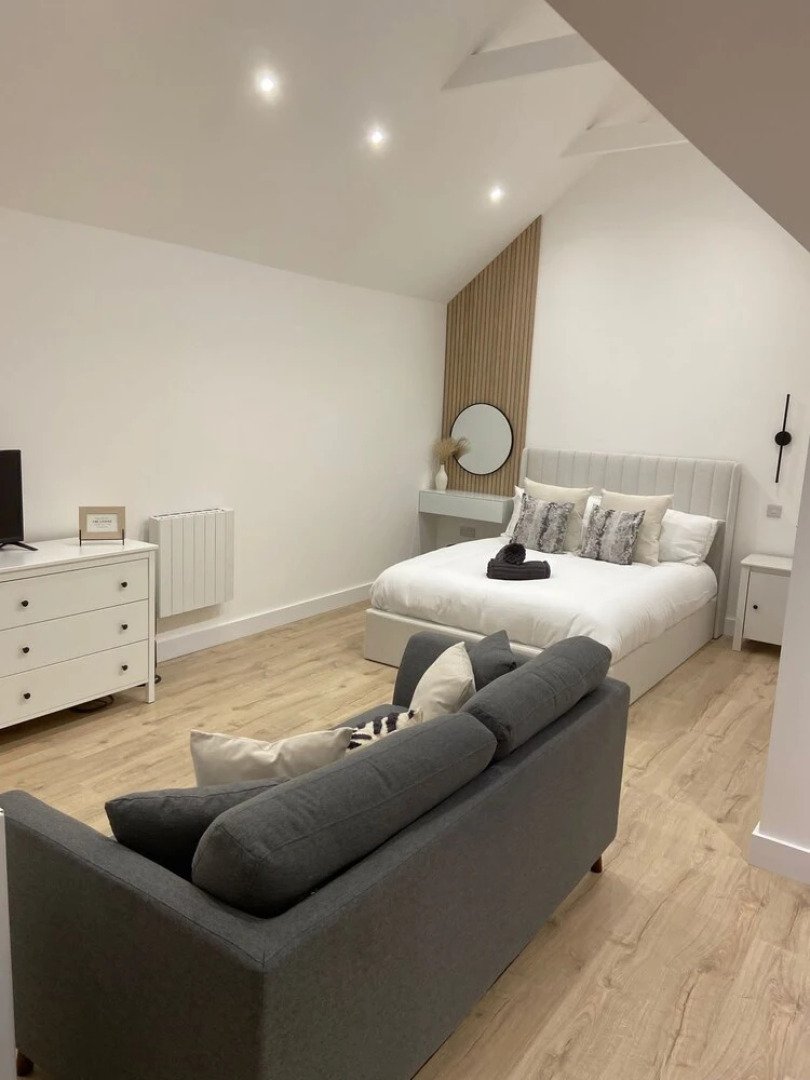 The Lodge Hideaway - Studio Style, Simple Luxury