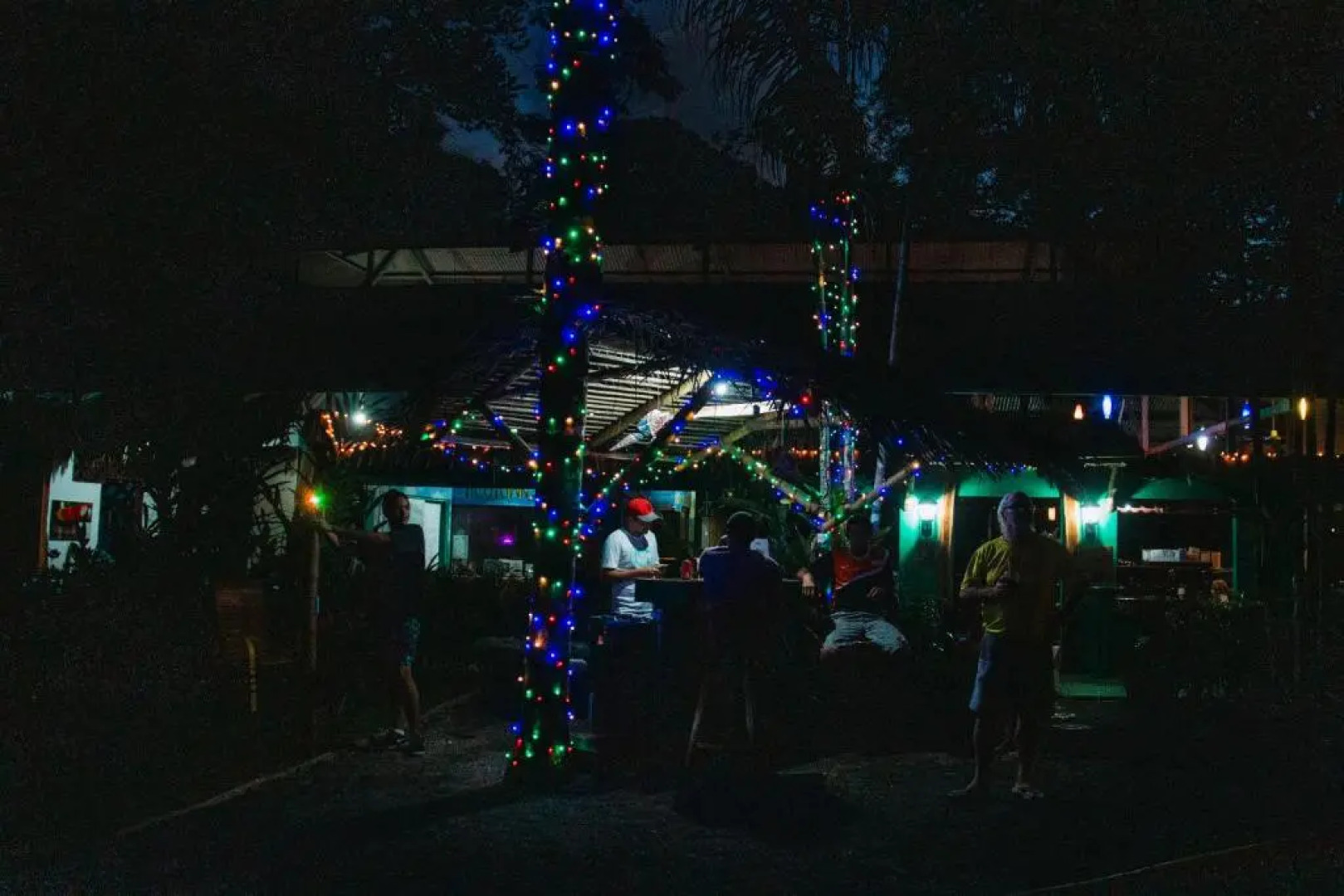 Palapa Hut Nature Hostel & Campground