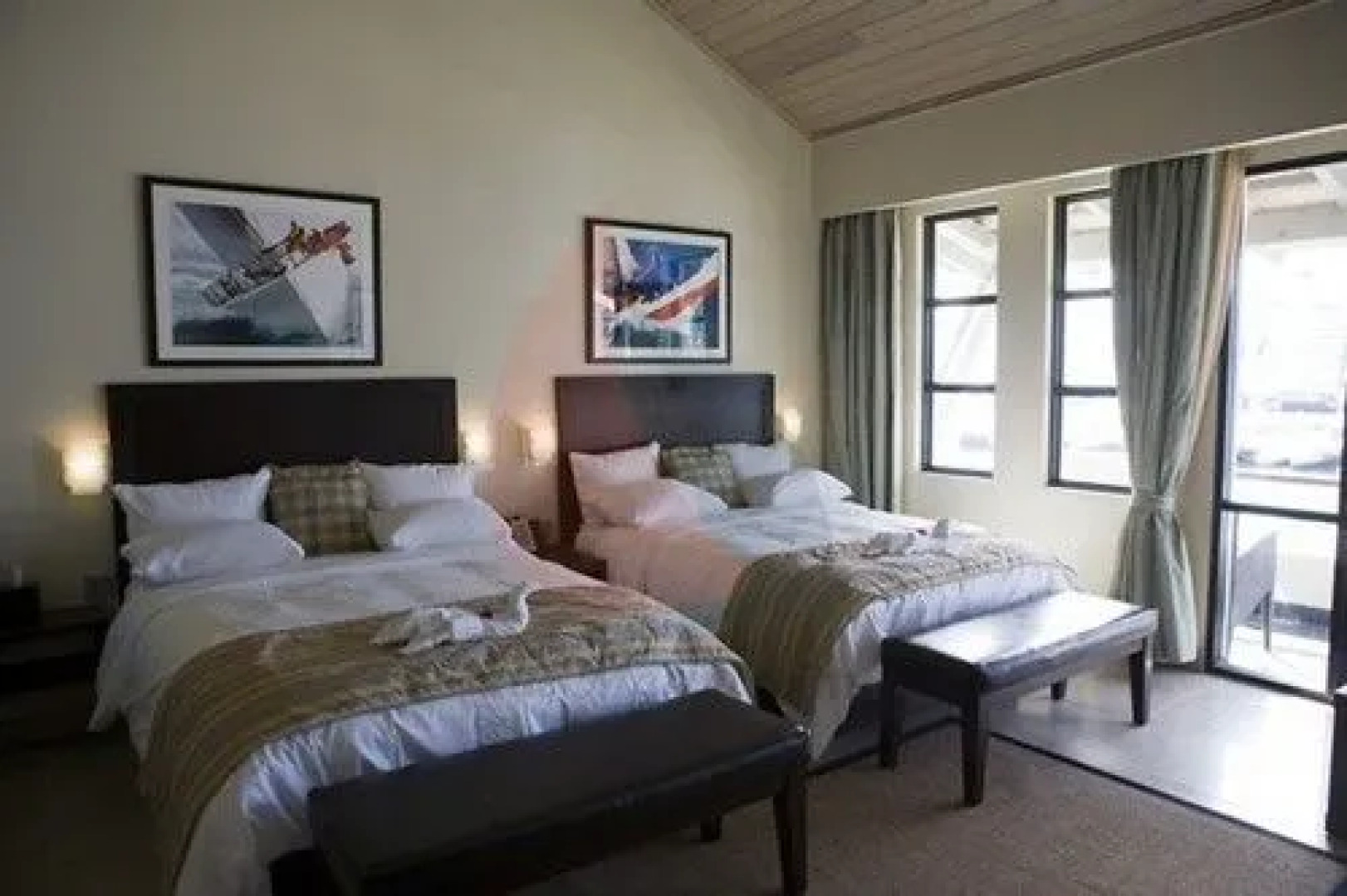 The Mariner Inn Hotel