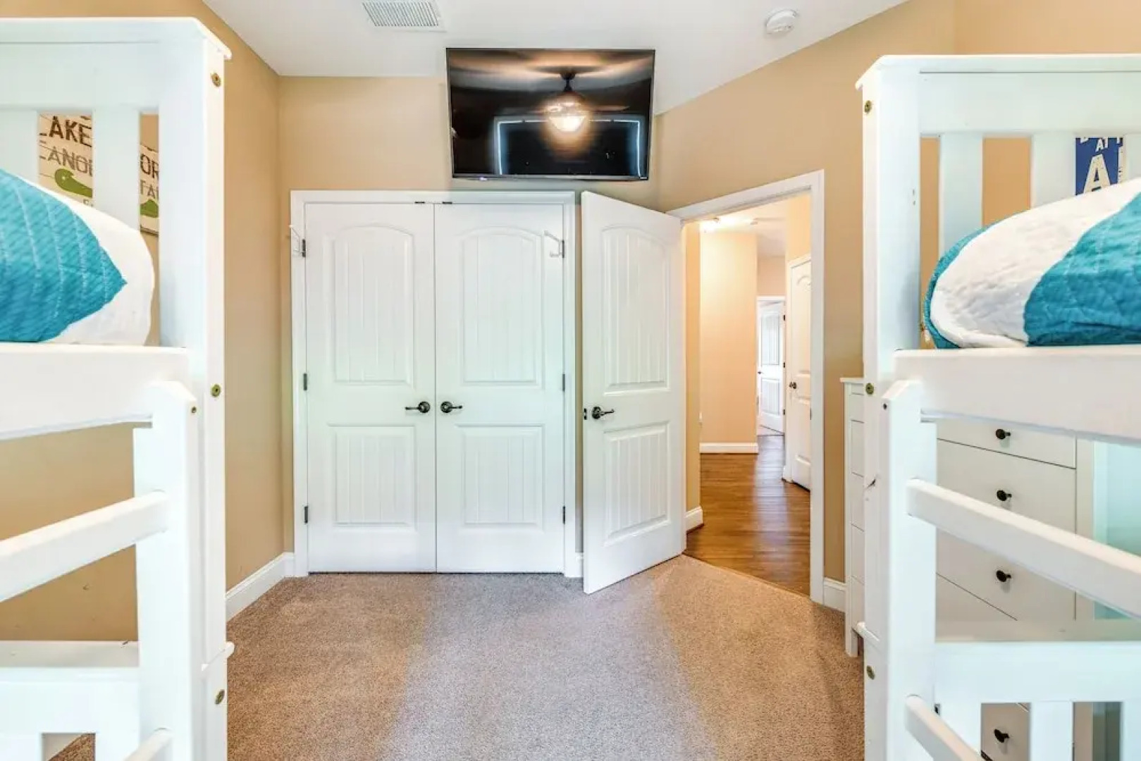 Waterfront Lake Anna Home w/ Dock, Beach & Kayaks!