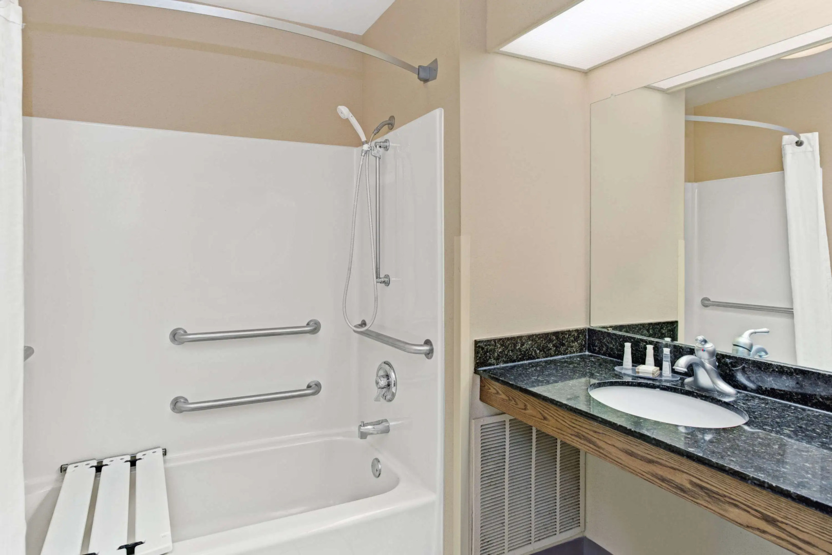 Baymont Inn & Suites - Roanoke Rapids