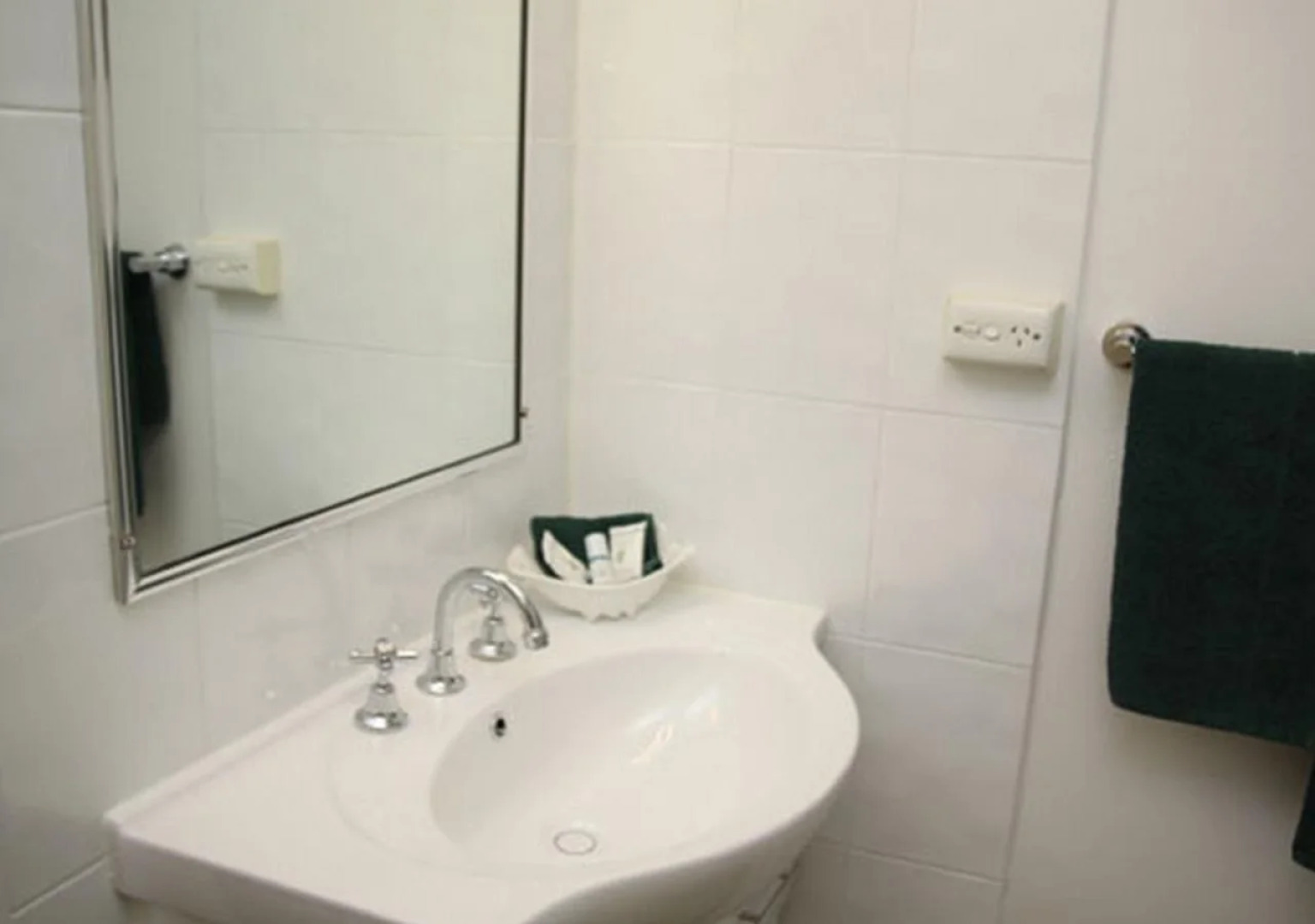 All Seasons Motor Lodge