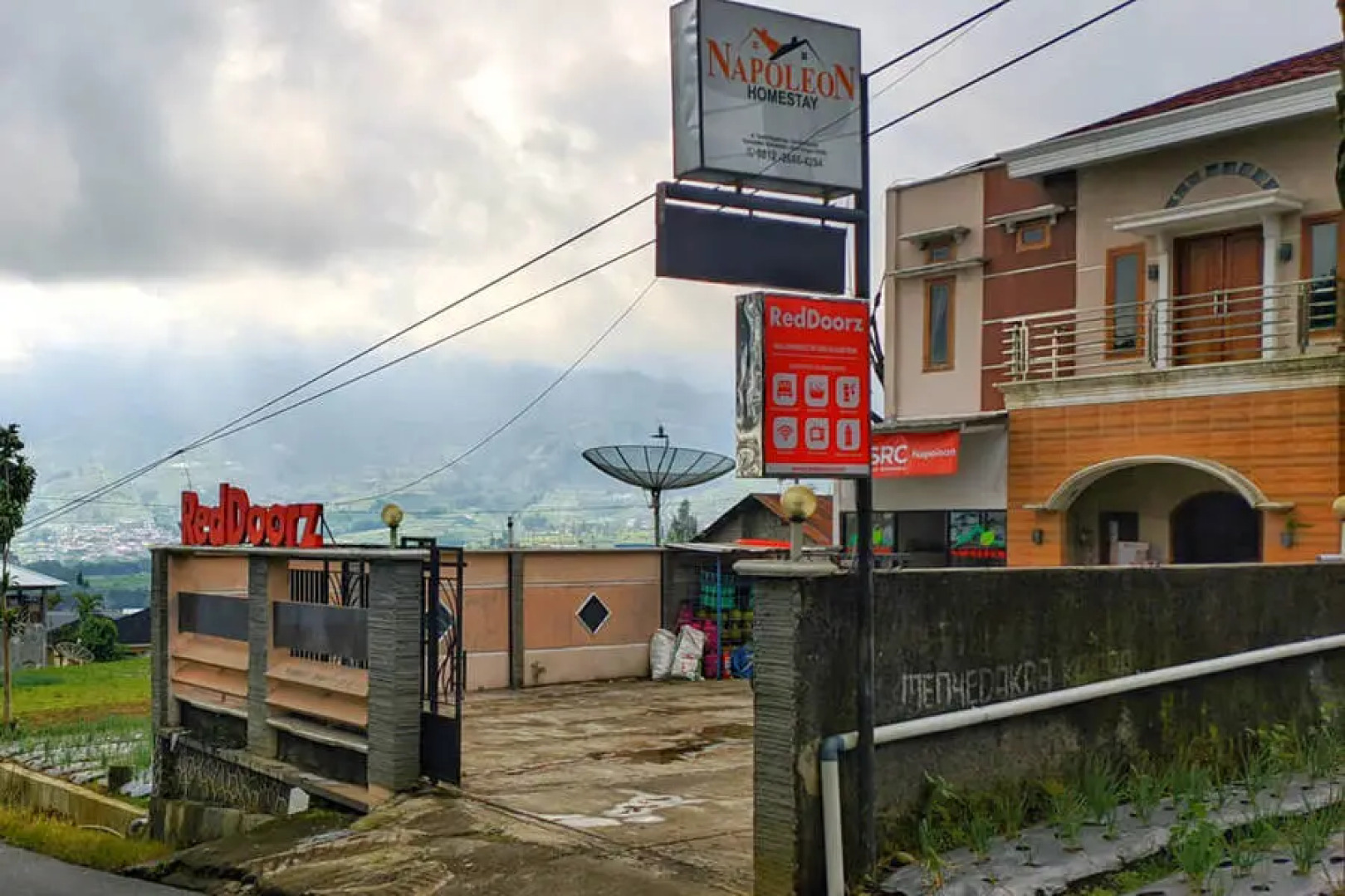 RedDoorz near Agrowisata Kebun Teh Dieng