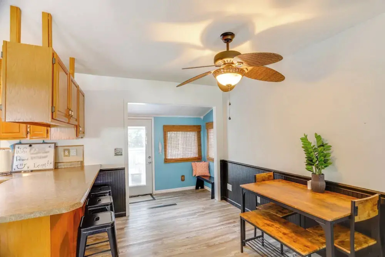 Steps to Lake Erie! Cedar Point Home Base w/ Deck