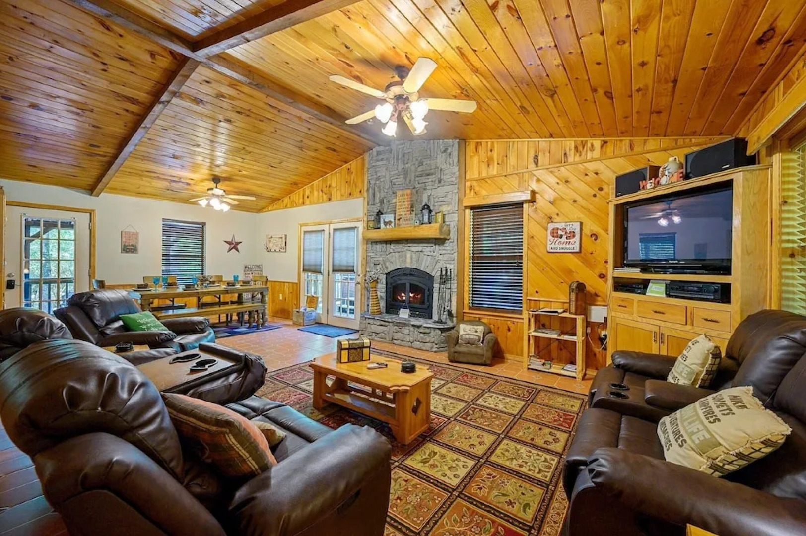 Cast Away Family Cabin with Hot Tub, Fireplace, and Kids Area by RedAwning