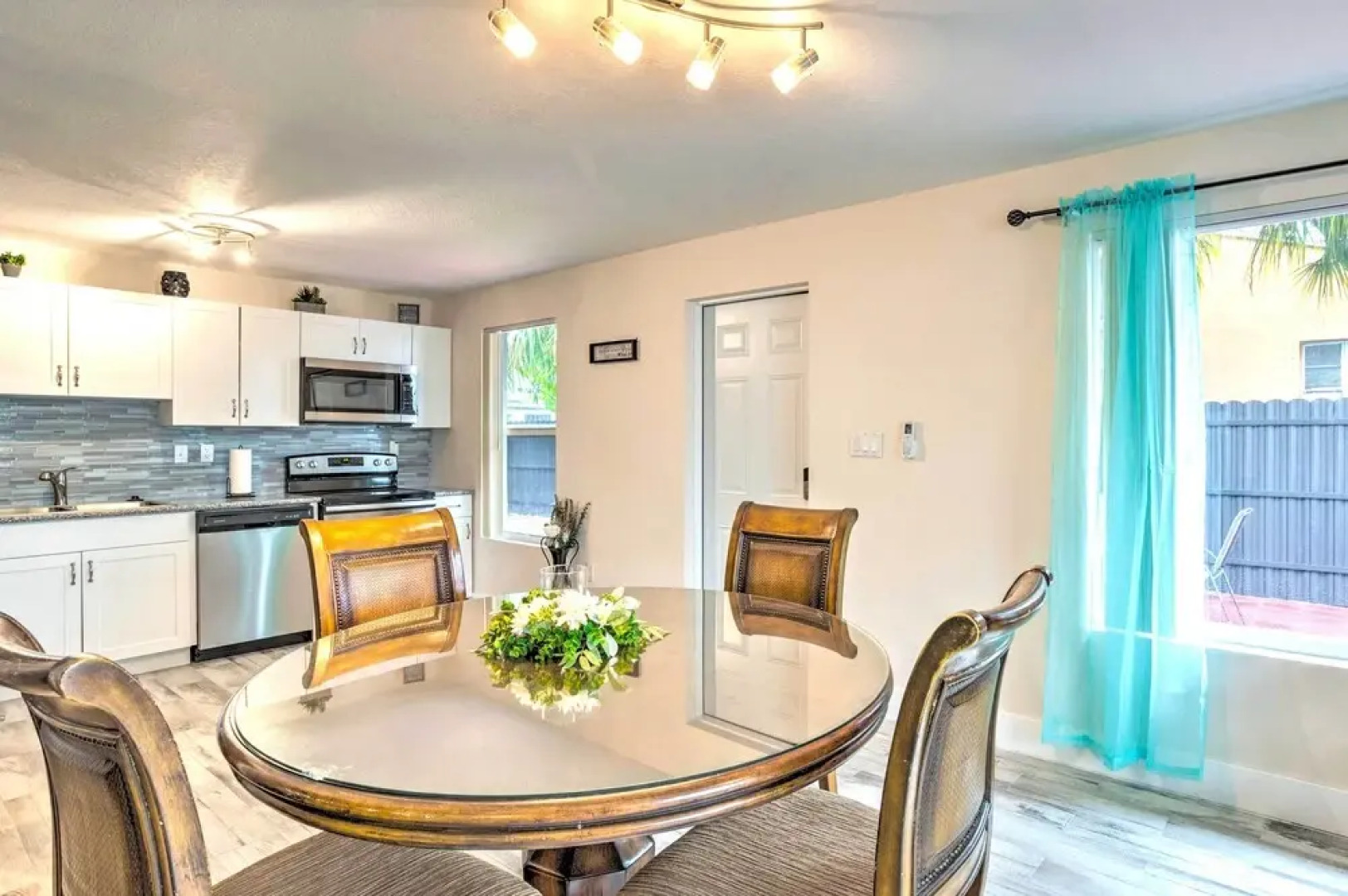 Turquoise Escape ~ 1 Mi to Sailfish Marina!