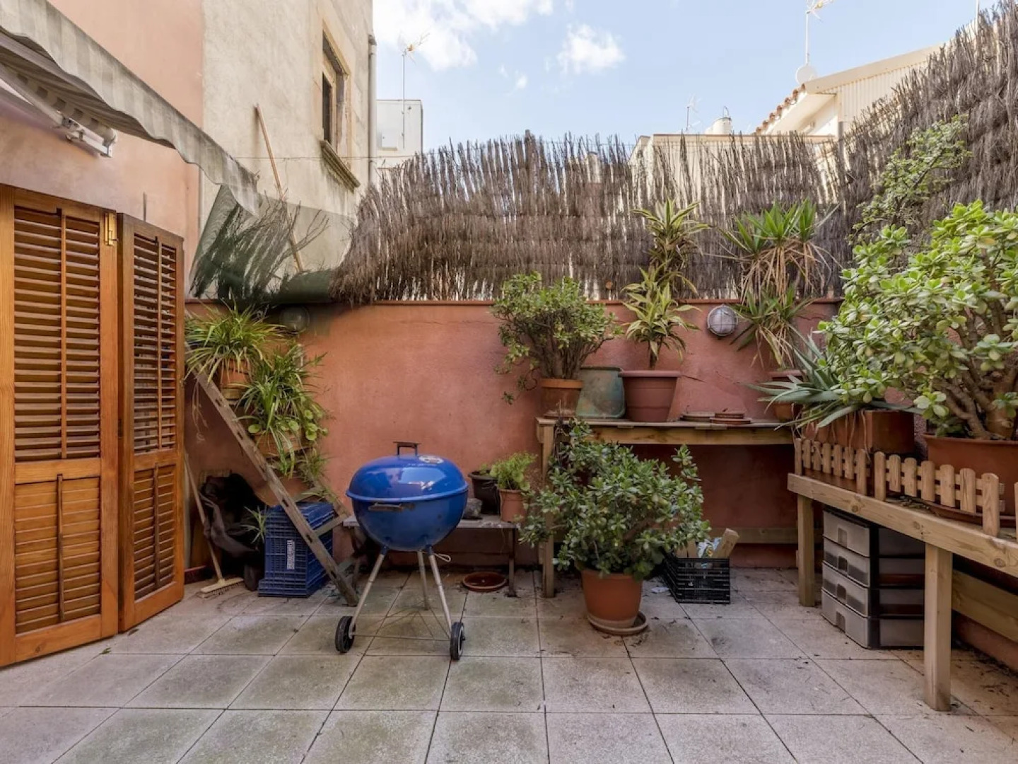 Elegant Holiday Home in Sant Boi de Llobregat With Terrace