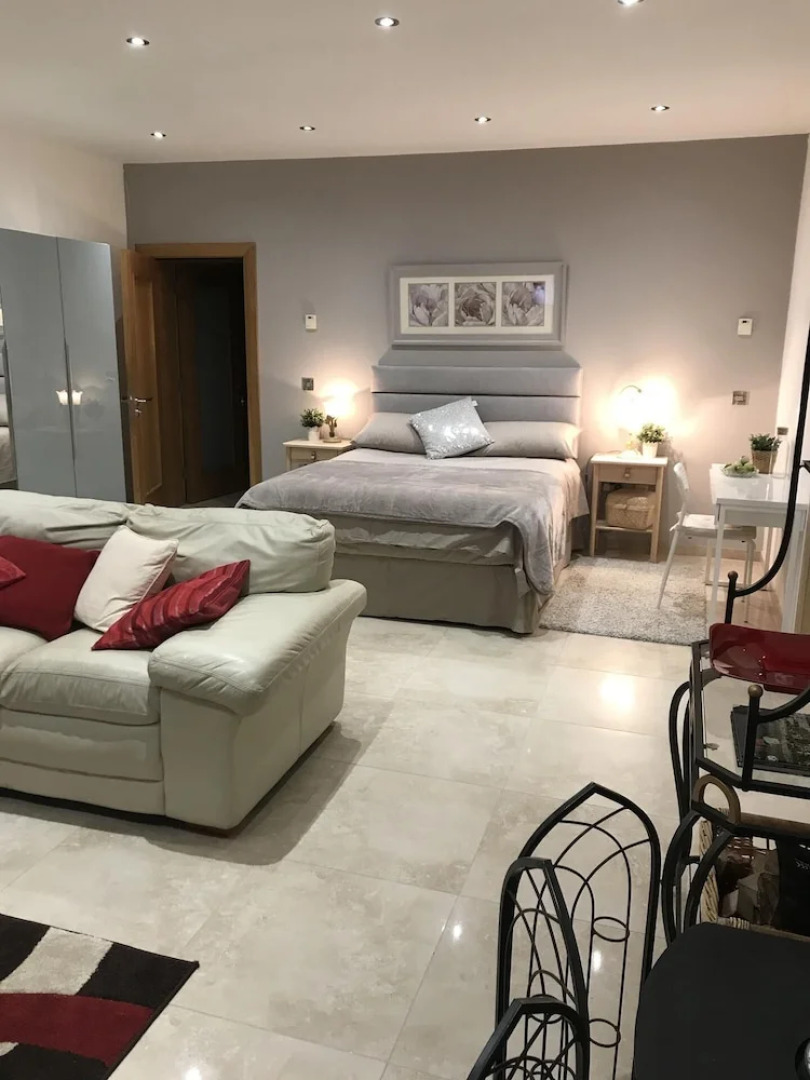 Luxurious Studio Apartment in Fahan, Co Donegal