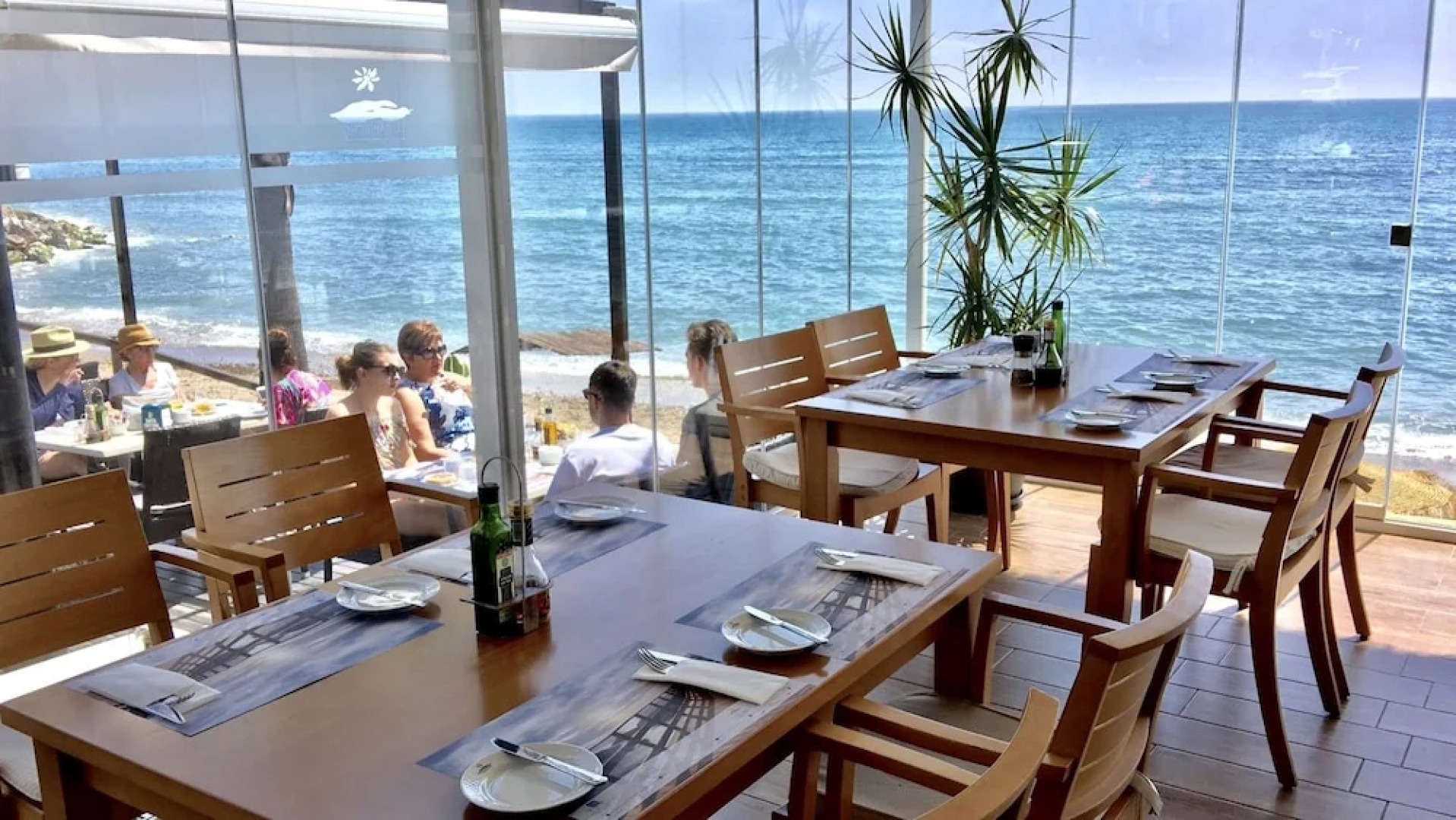 MI CAPRICHO C16 Luxury apartment on the beachfront