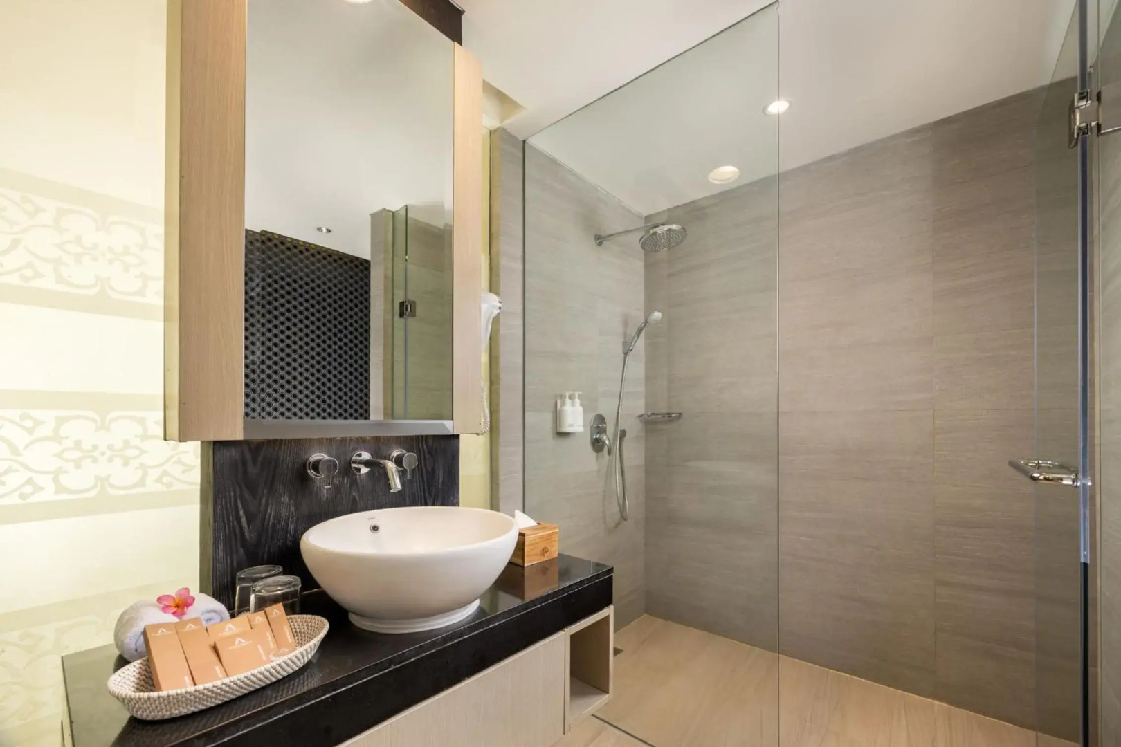 Shanti Maurice Resort & Spa