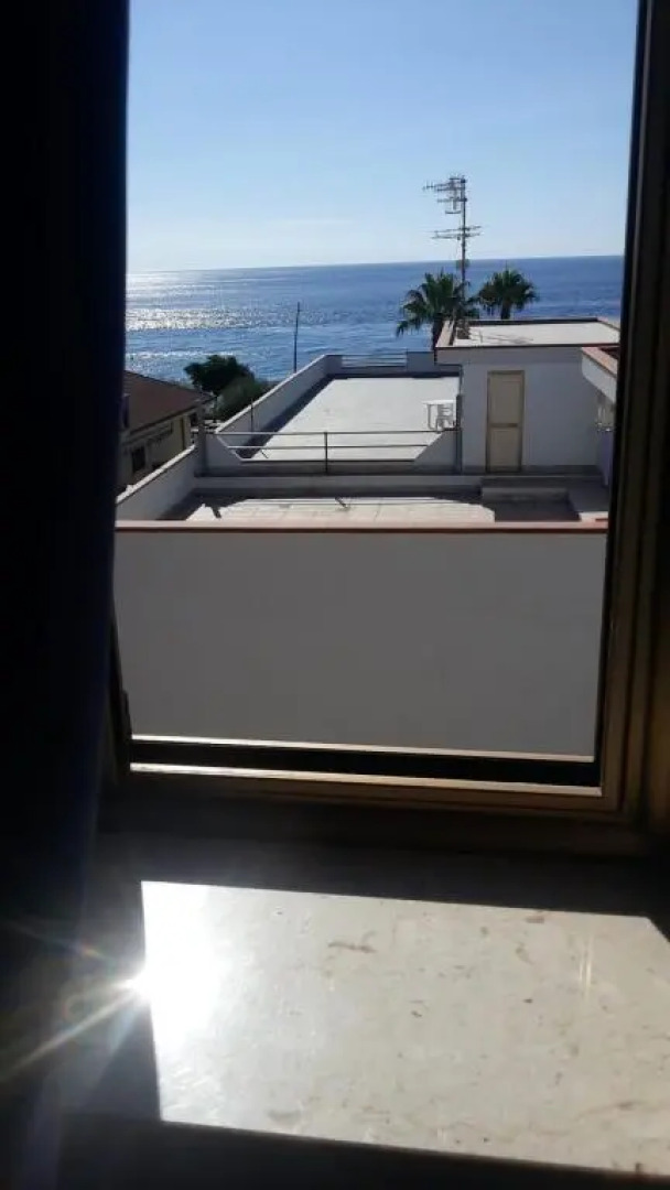 NUOVA AURORA Rent Rooms