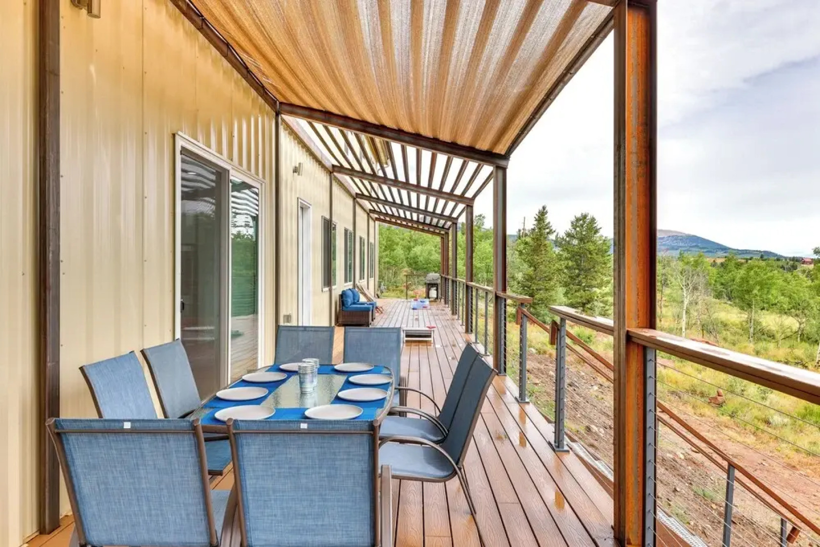Colorado Retreat w/ Gas Grill & Mountain Views!