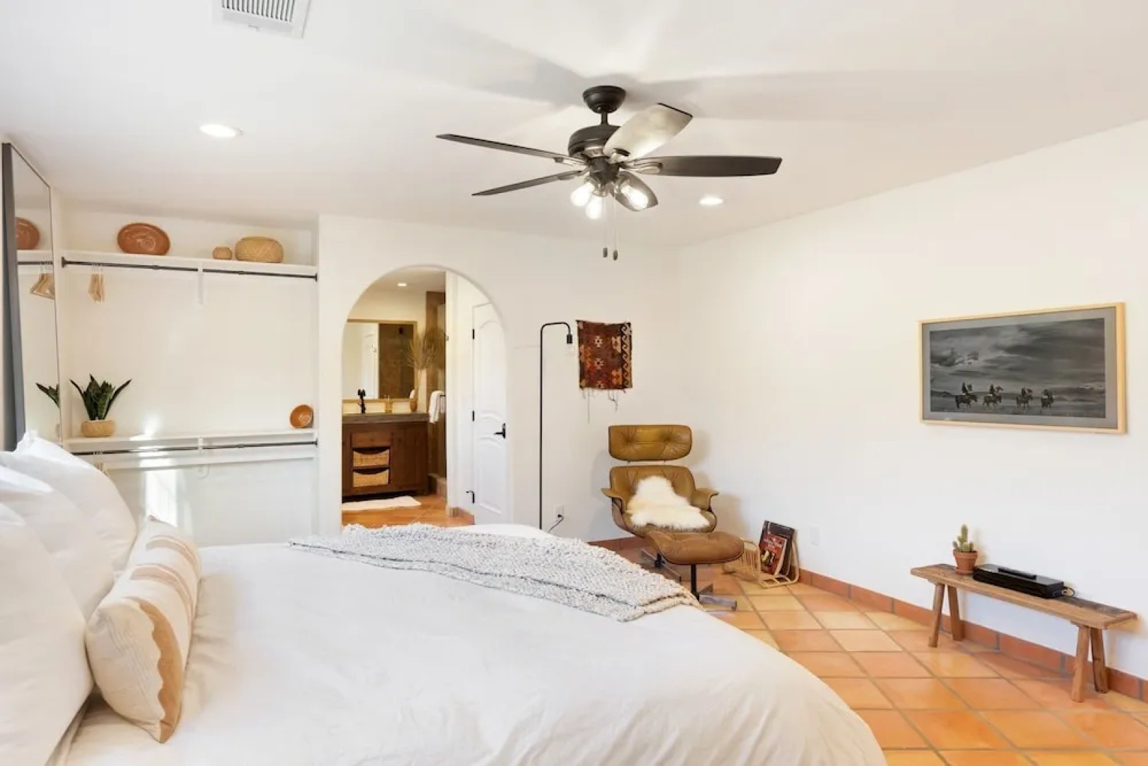 Casa Amarilla- Hot Tub,firepit,bbq &fantastic Yard For Families 4 Bedroom Home by RedAwning