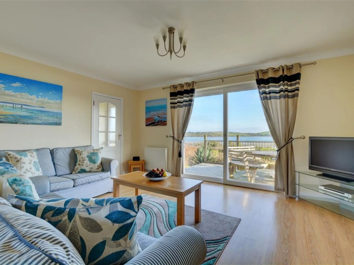 Holiday Home Bluejay