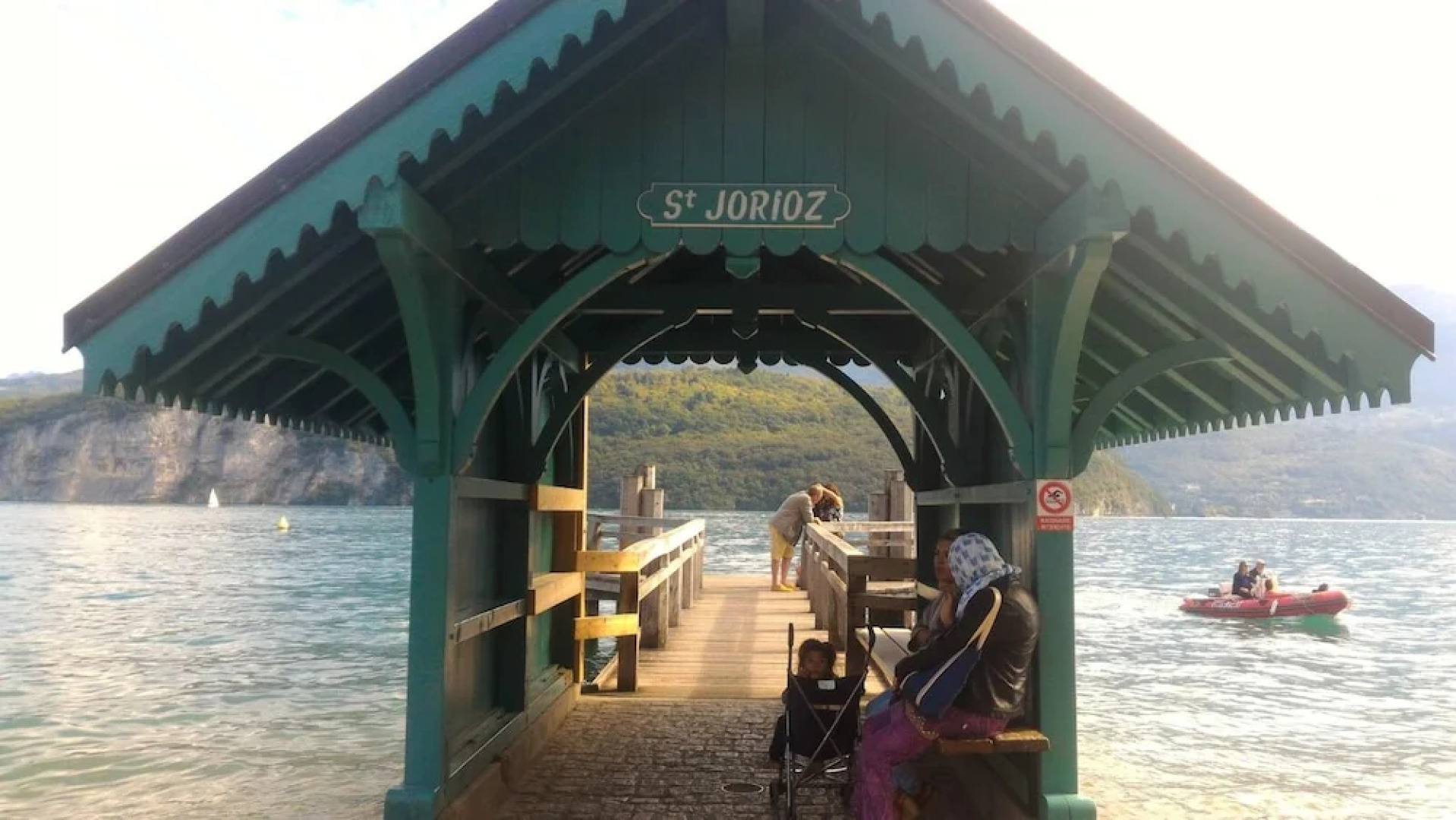 Apartment With 3 Bedrooms in Sévrier, With Wonderful Lake View, Furnished Garden and Wifi - 10 km From the Slopes