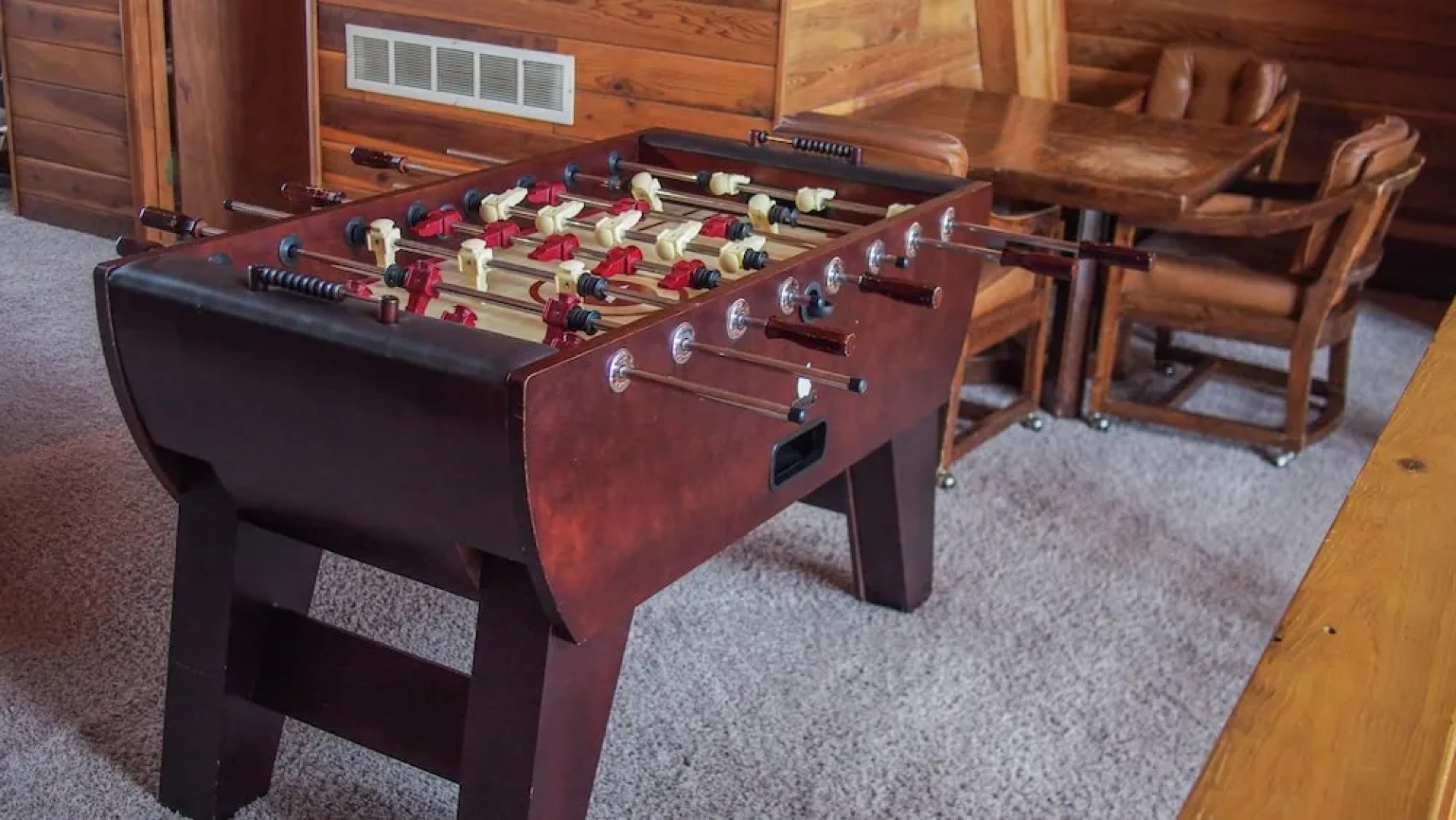 White Pines 4-BD Cabin in the Woods -- Easy Access in Summit Park