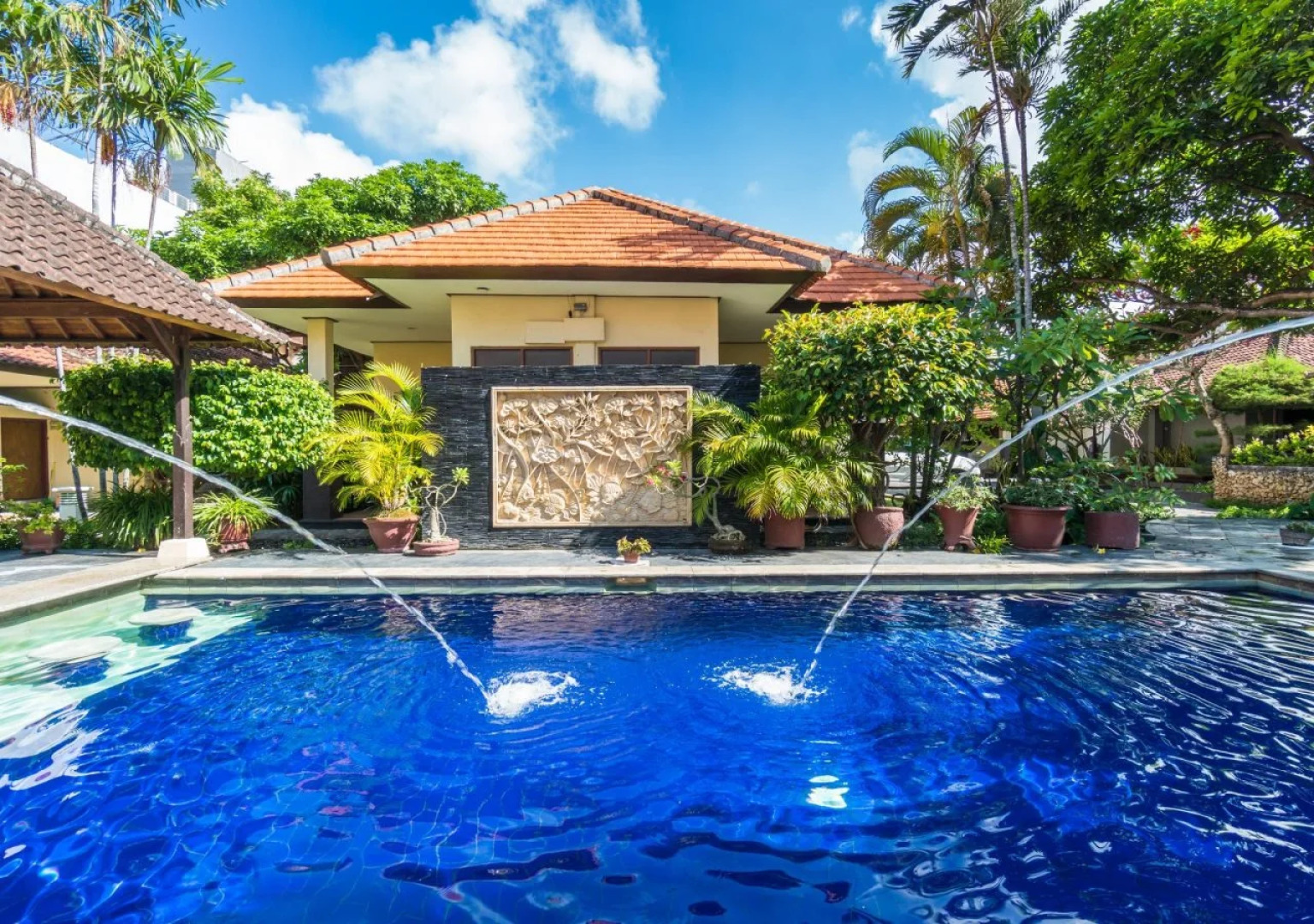 Yulia Beach Inn Kuta