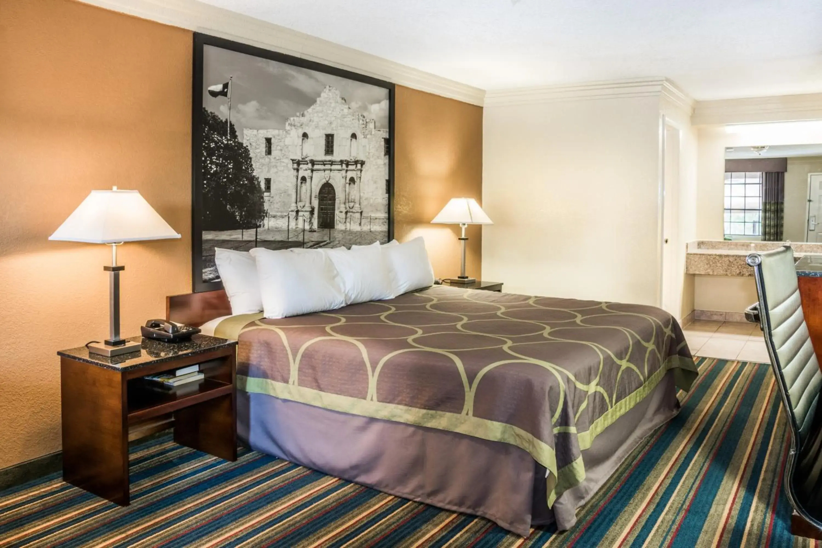 Express Inn & Suites